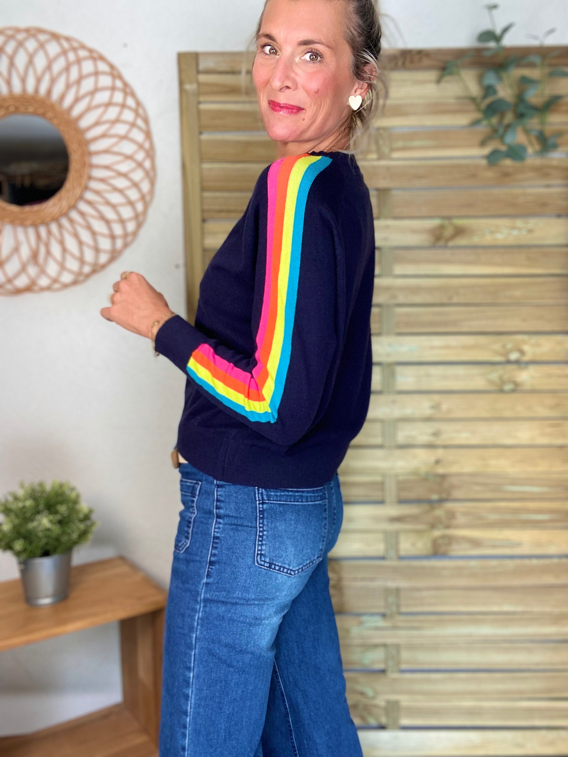 Pull fin avec bandes colorées, col V - RAINBOW 🌈 Bleu marine