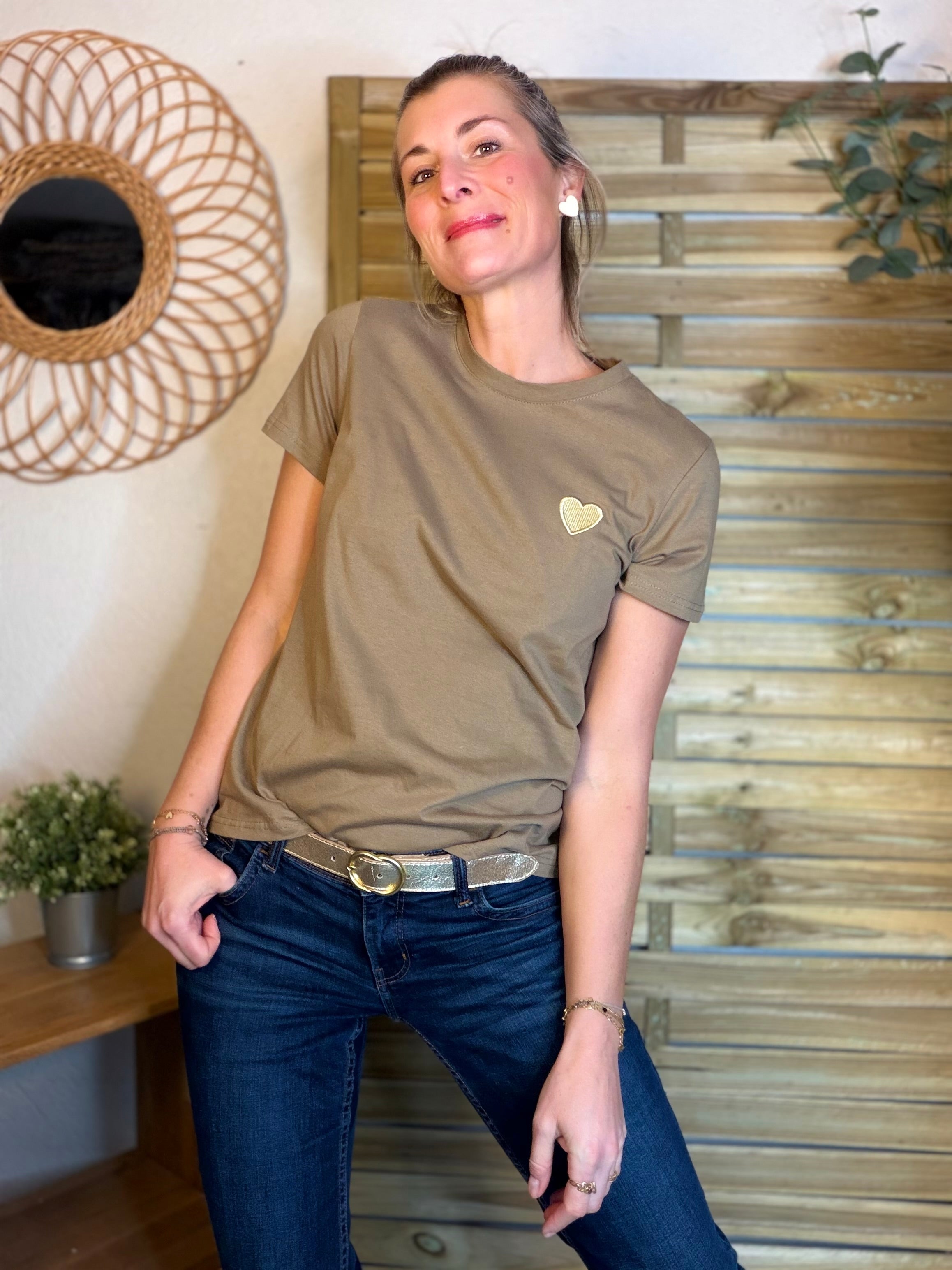 Tee shirt cœur brodé doré 💛 PIA Kaki