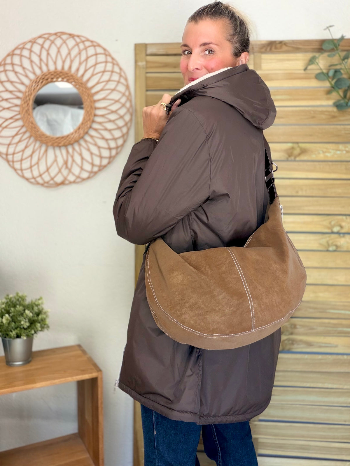 Sac besace XXL en simili cuir brossé - HAROLD Taupe