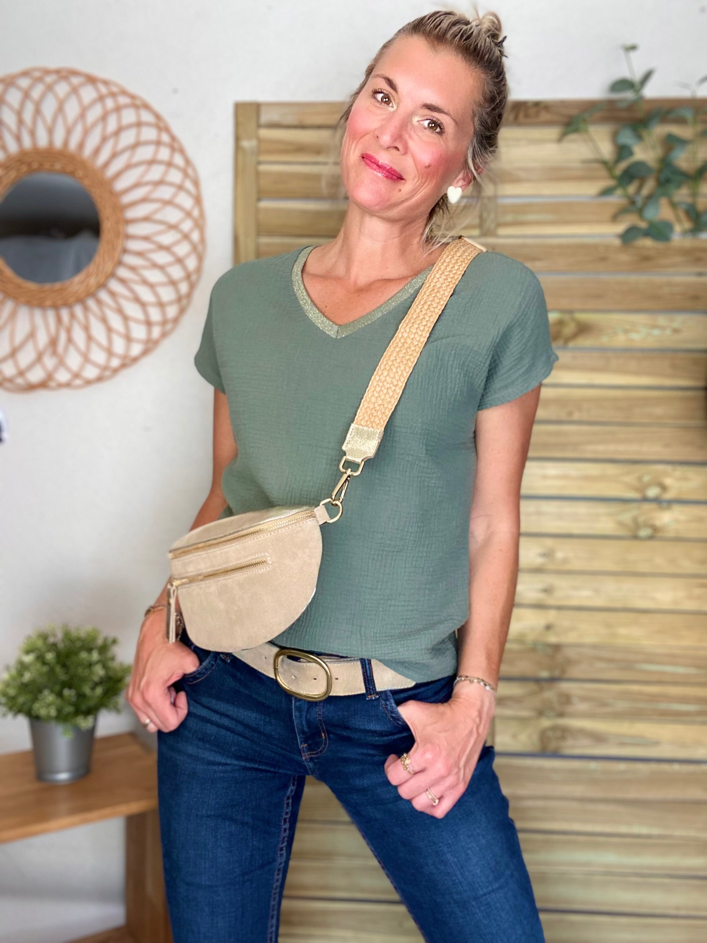 Sac banane en croûte de cuir et irisé + poche avant ALISON - Beige / Doré
