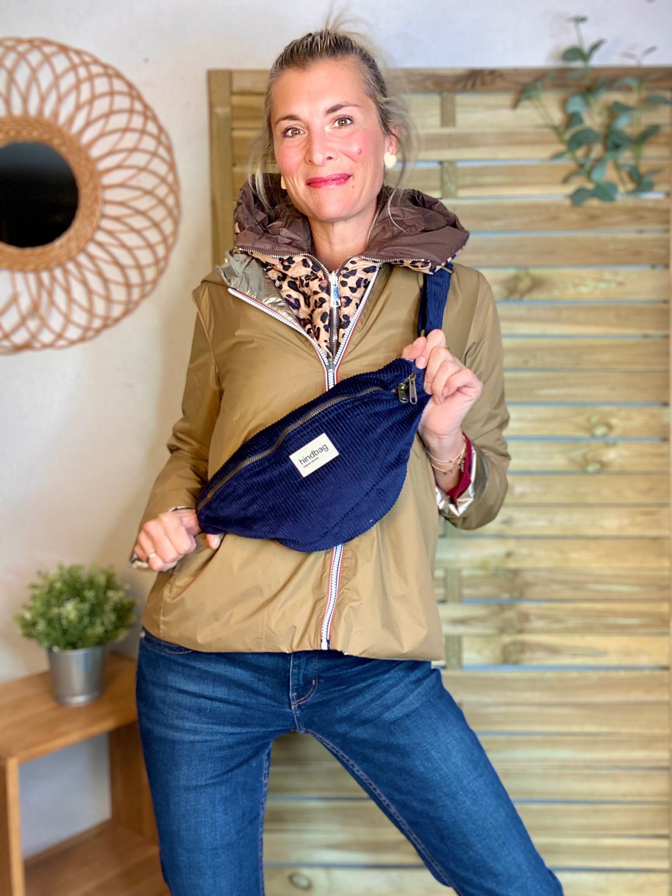 Sac banane XL HINDBAG Sasha Velours Marine