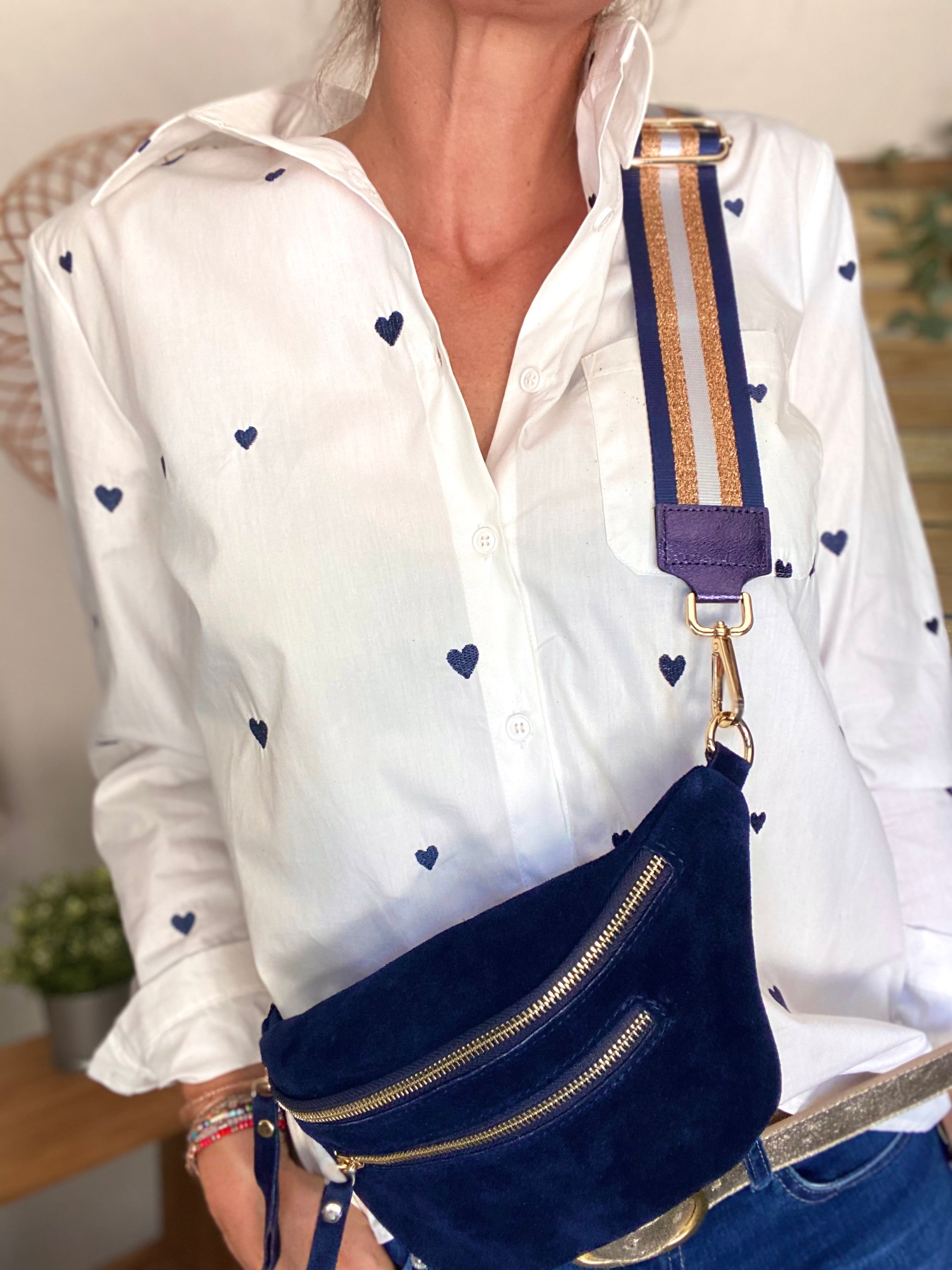 Sac banane avec poche avant, en cuir daim HOLLY - Bleu Marine