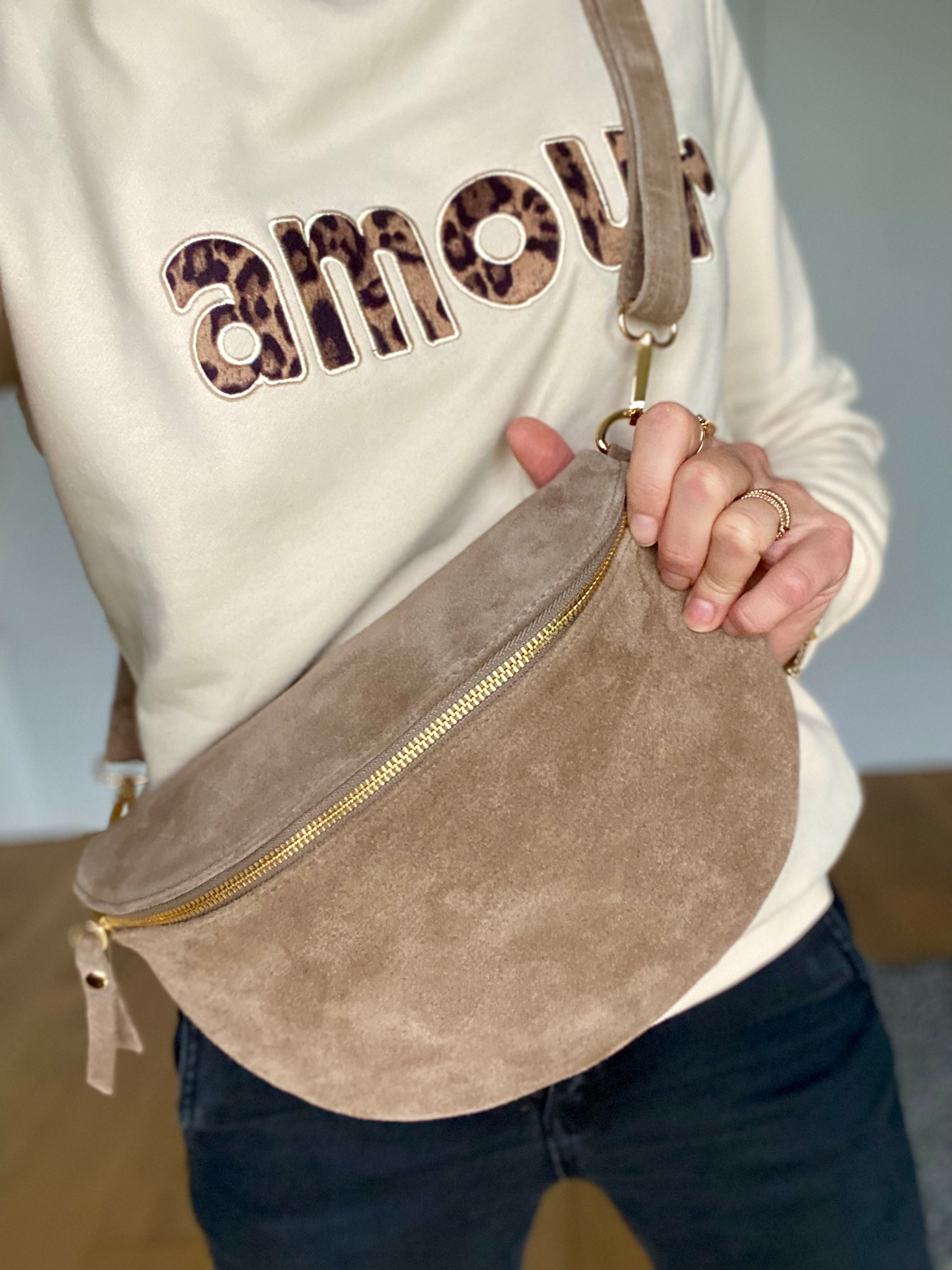 Sac banane XL en cuir velours 30cm JUDY - Taupe (7 coloris)