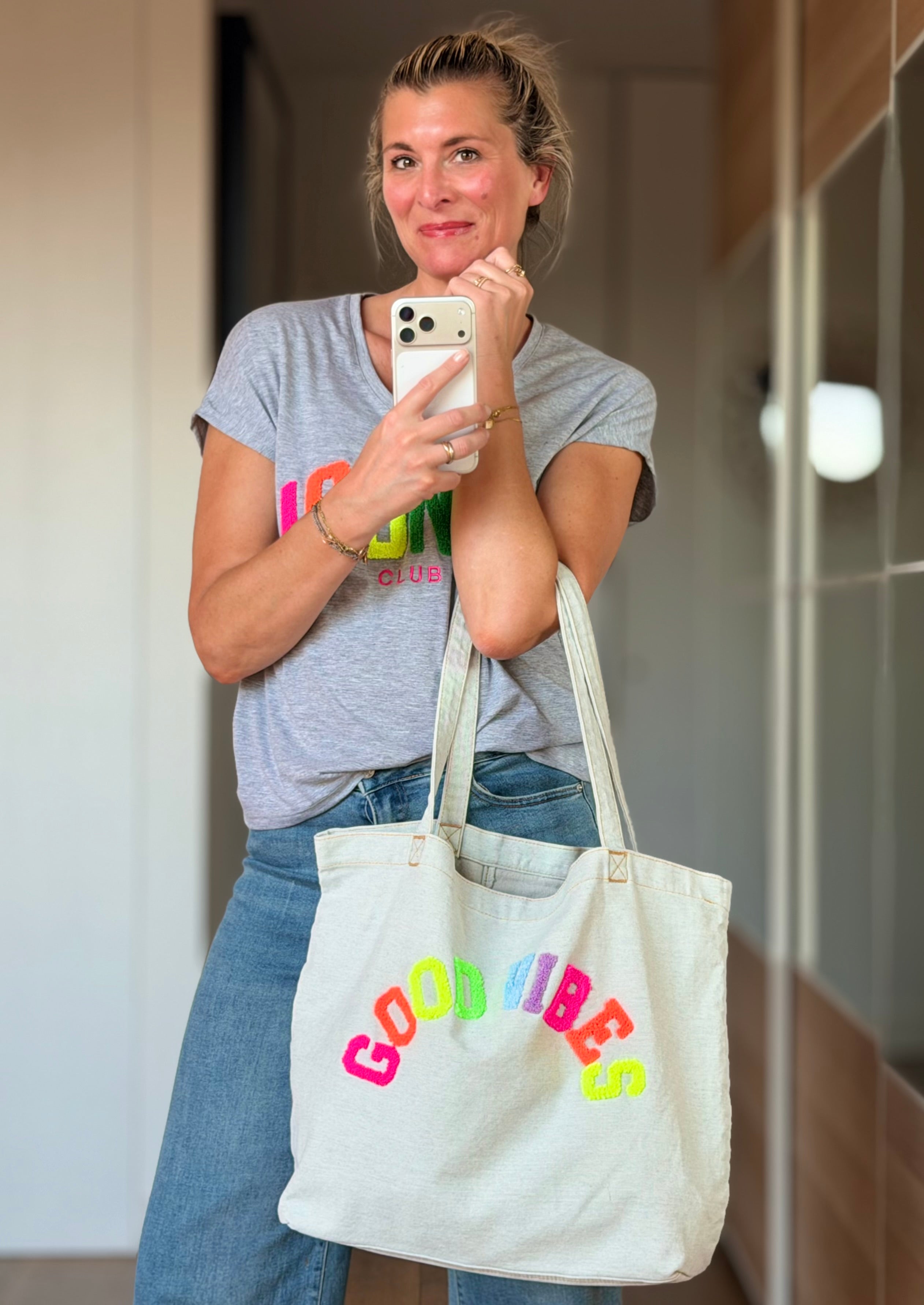 Grand cabas Tote bag GOOD VIBES Jean bleu delavé VANINA