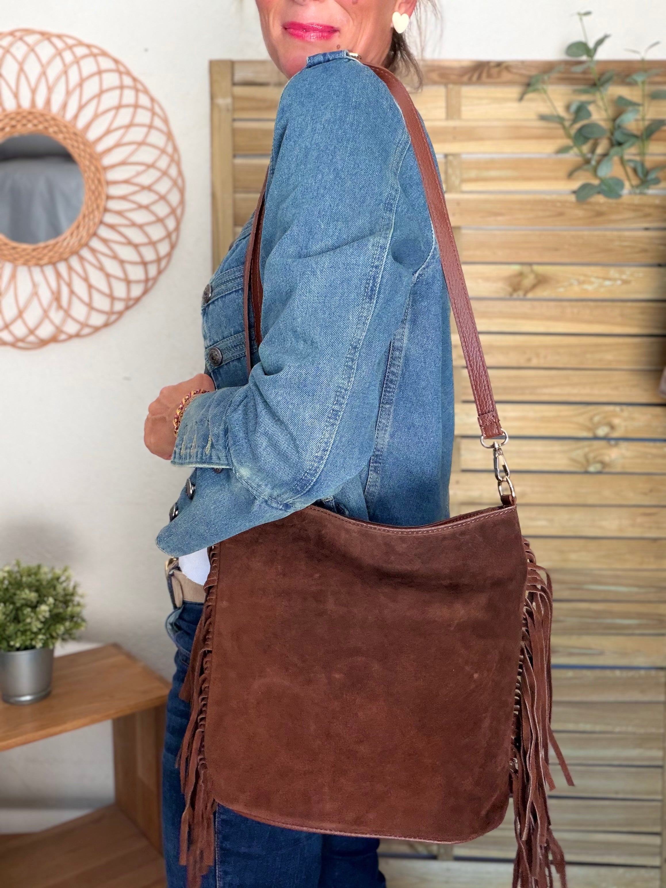 Sac seau en cuir daim avec franges KYLIE - Camel foncé (Café)