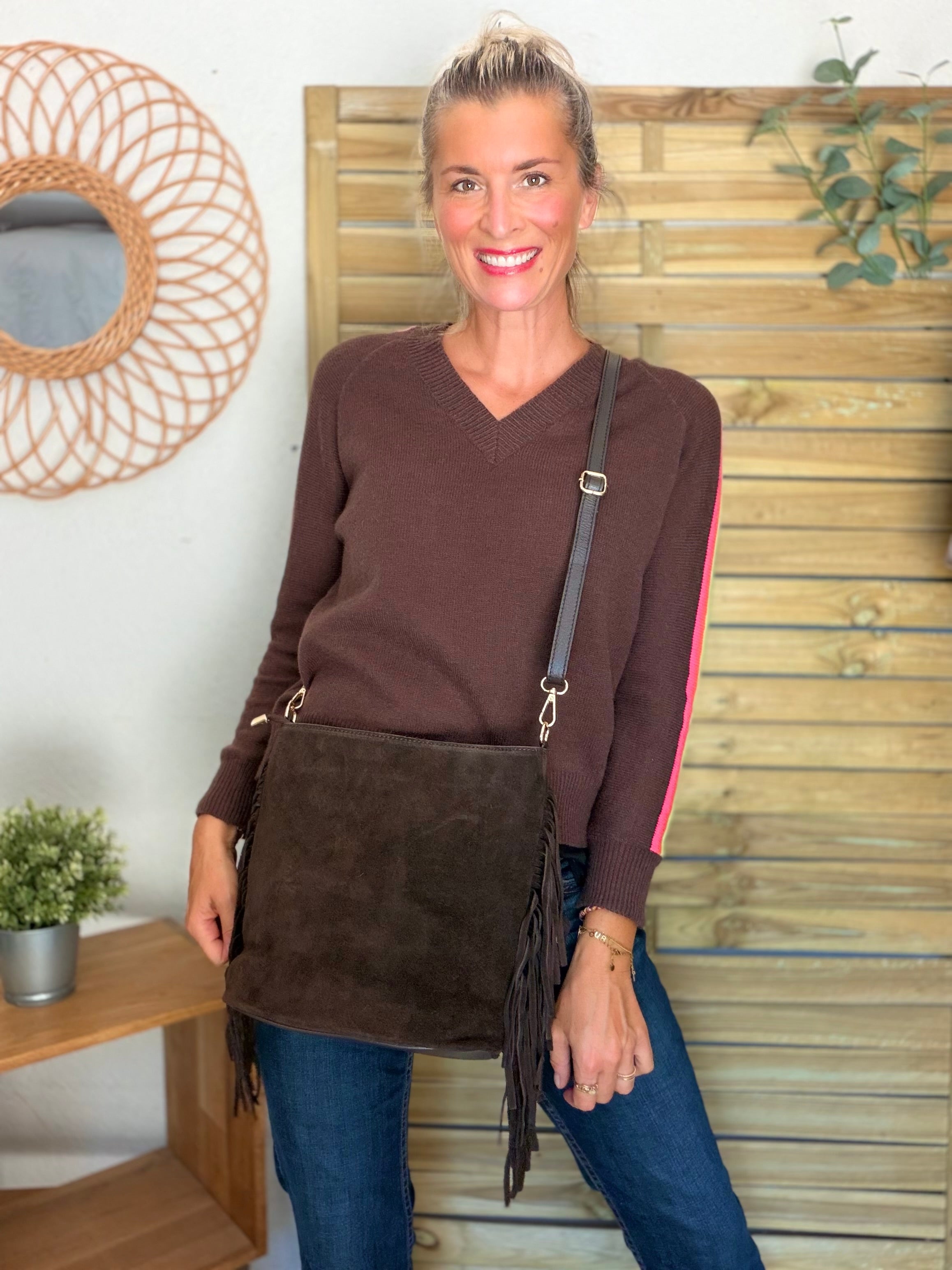 Sac seau en cuir daim avec franges KYLIE - Chocolat