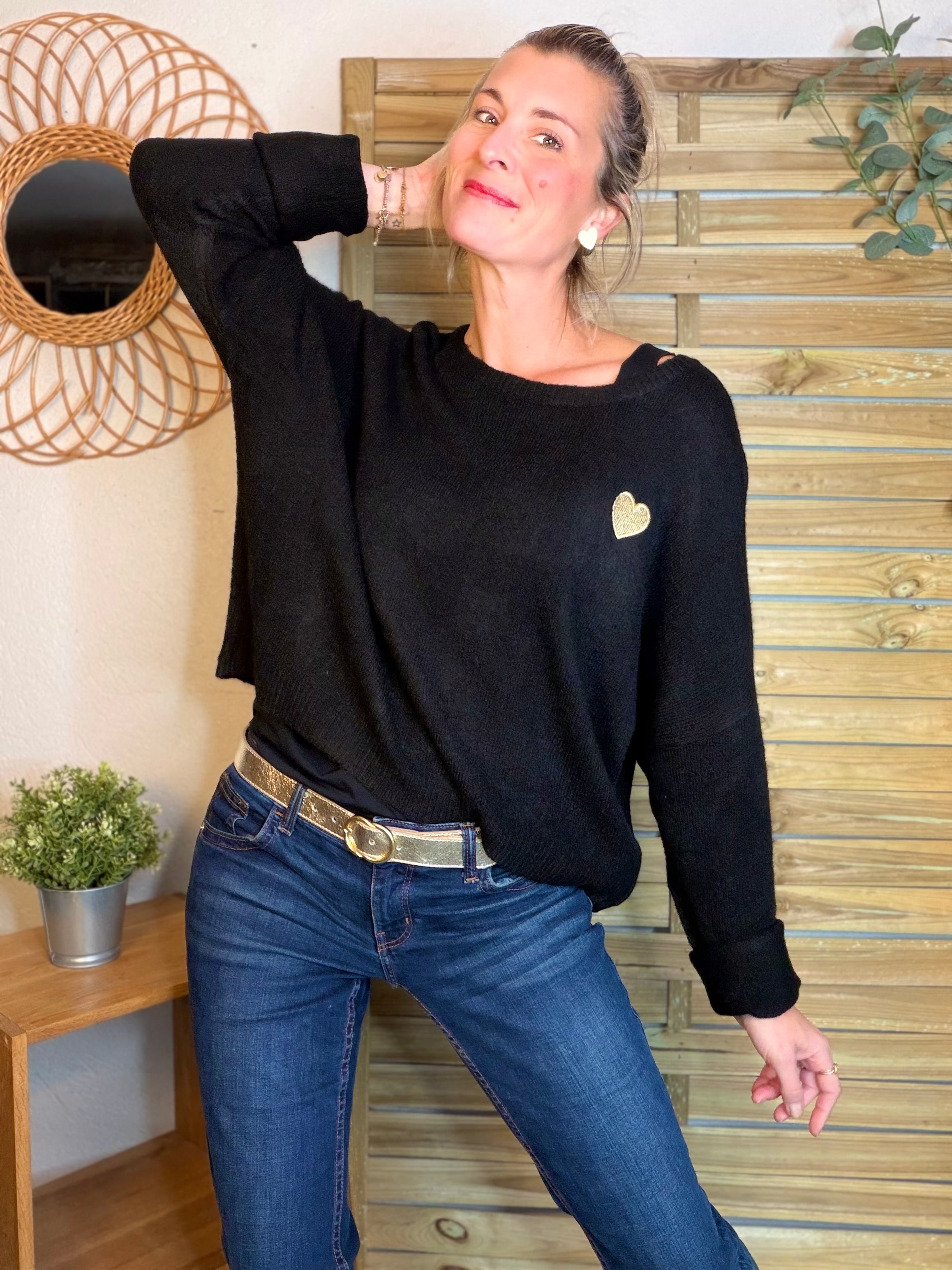 Pull léger en maille cœur doré brodé 💛 MELISSA - Noir