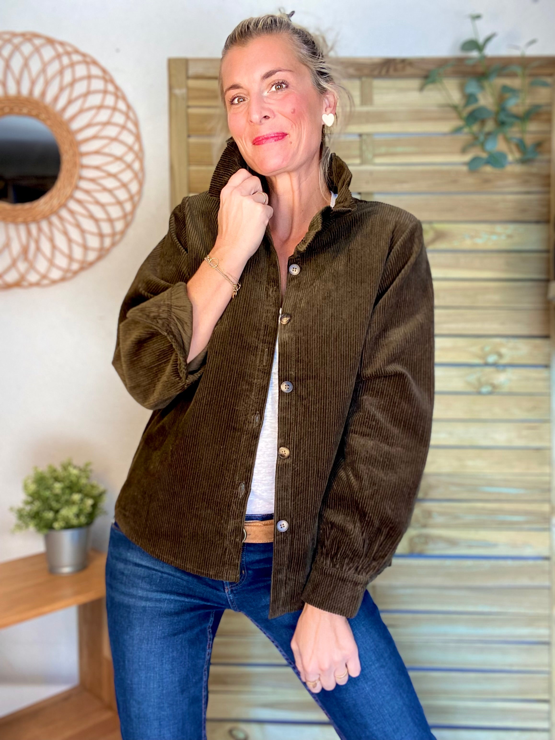 Veste / Chemise en coton, col victorien volanté YVONNE - Velours Kaki