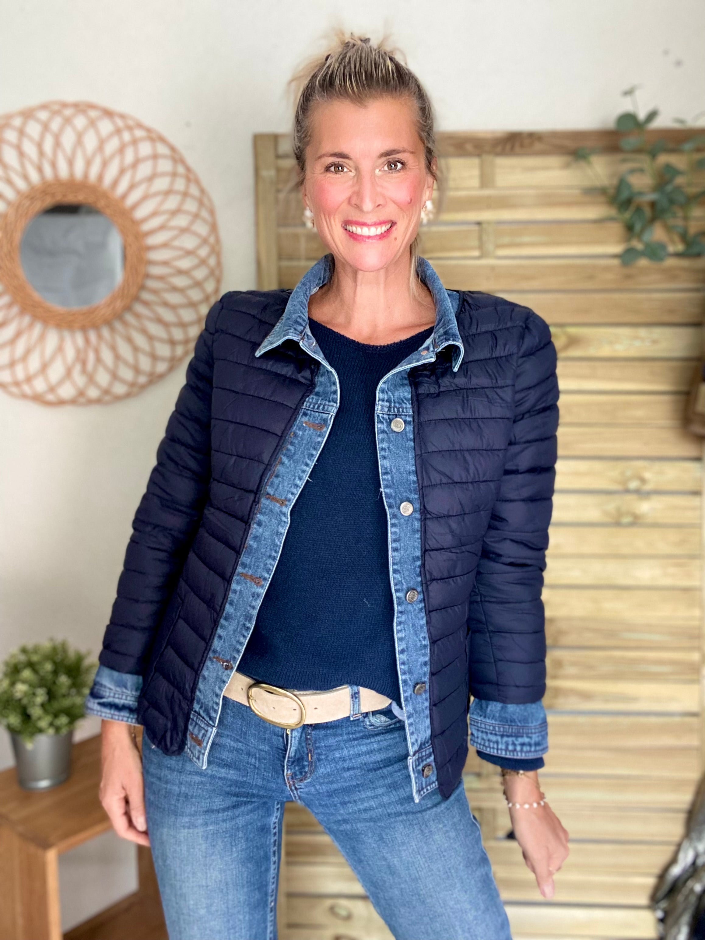 *** PROMO - Tailles 34 (XS), 36 et 52 (6XL) - Veste Jean / Doudoune légère JACKIE - Bleu marine