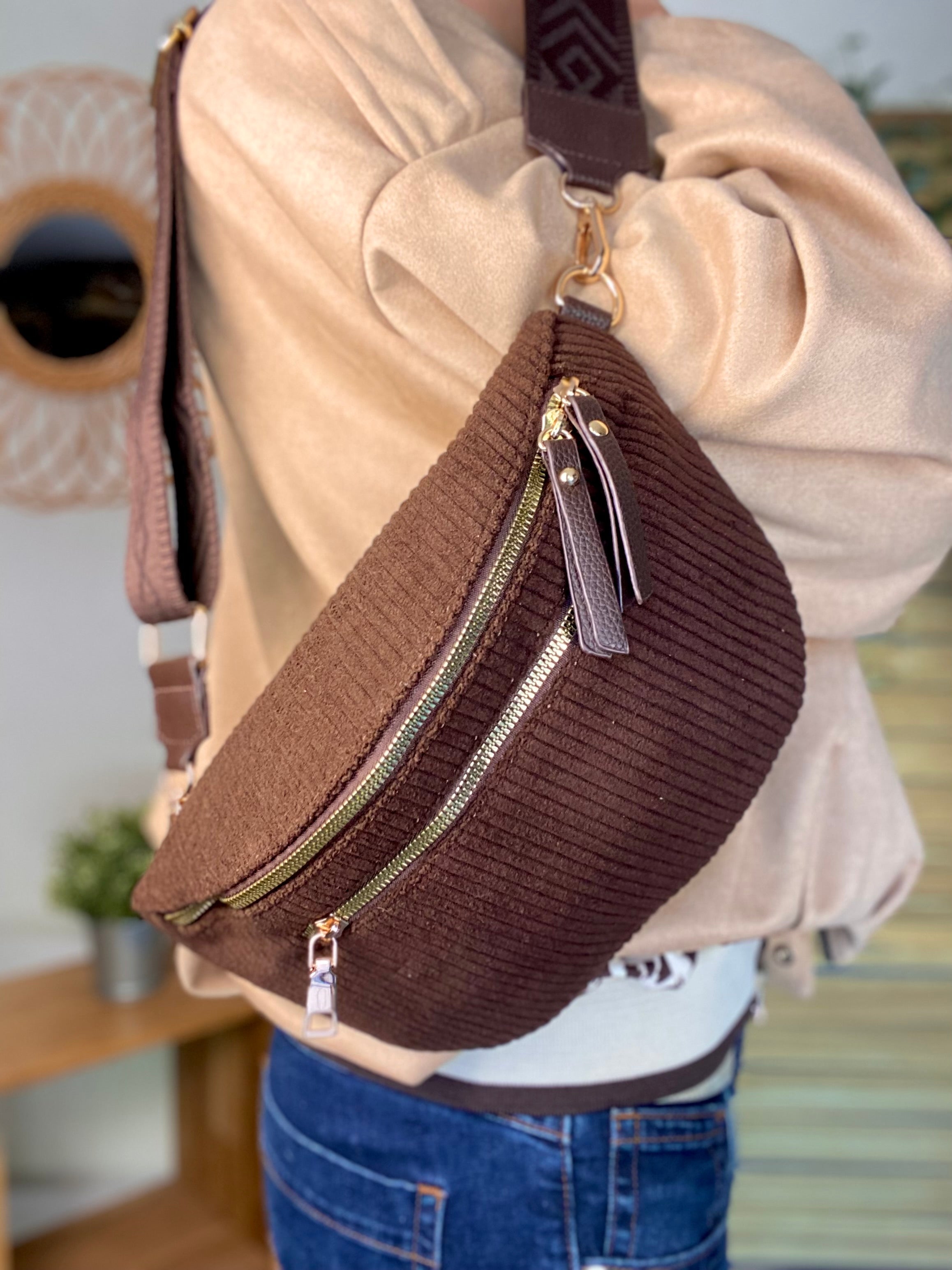 Sac banane L en velours côtelé 2 zips et sangle fantaisie - ASHLY - Chocolat (côtelé large)