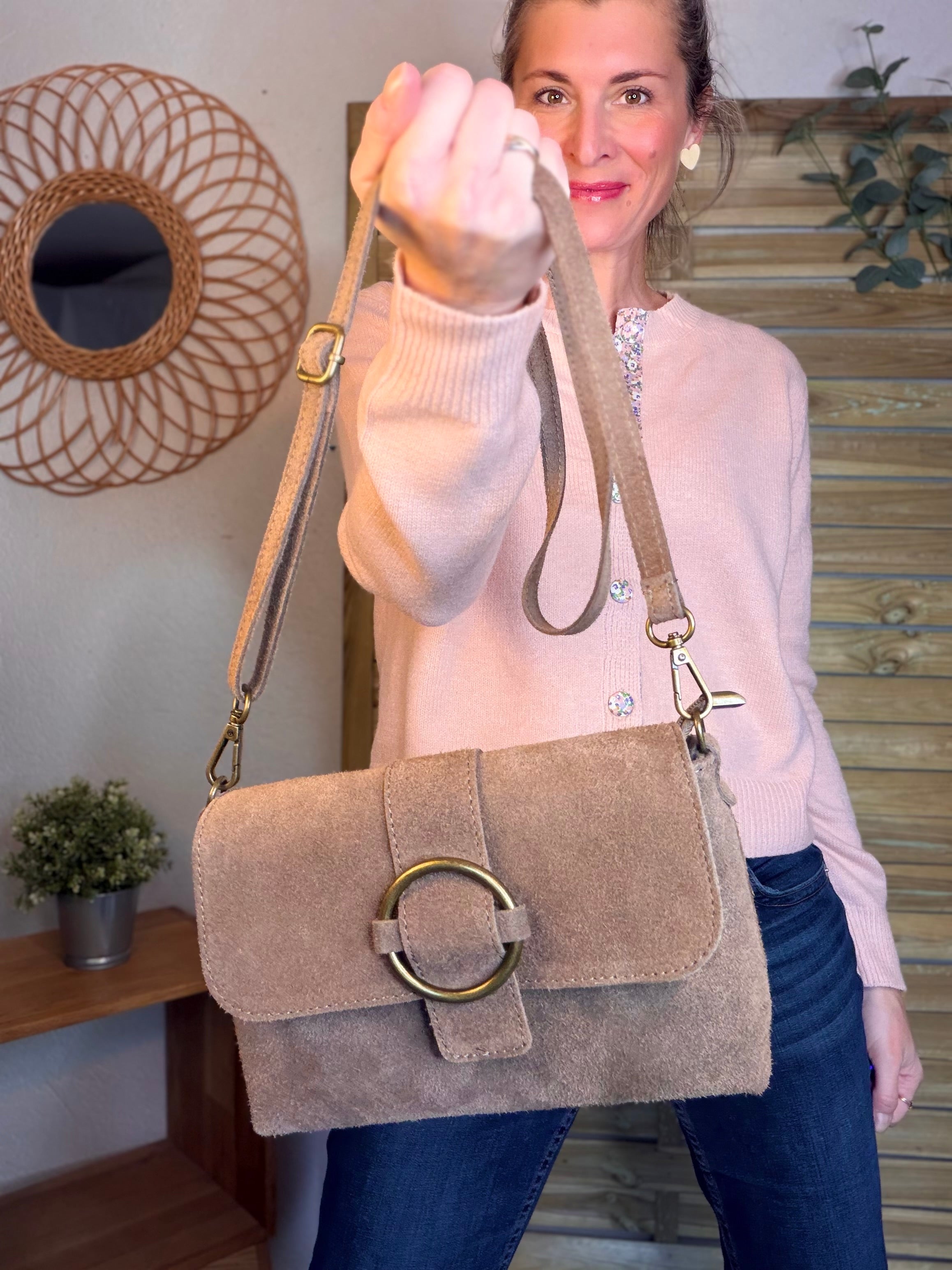Sac bandoulière en croute de cuir BLAKE - Taupe