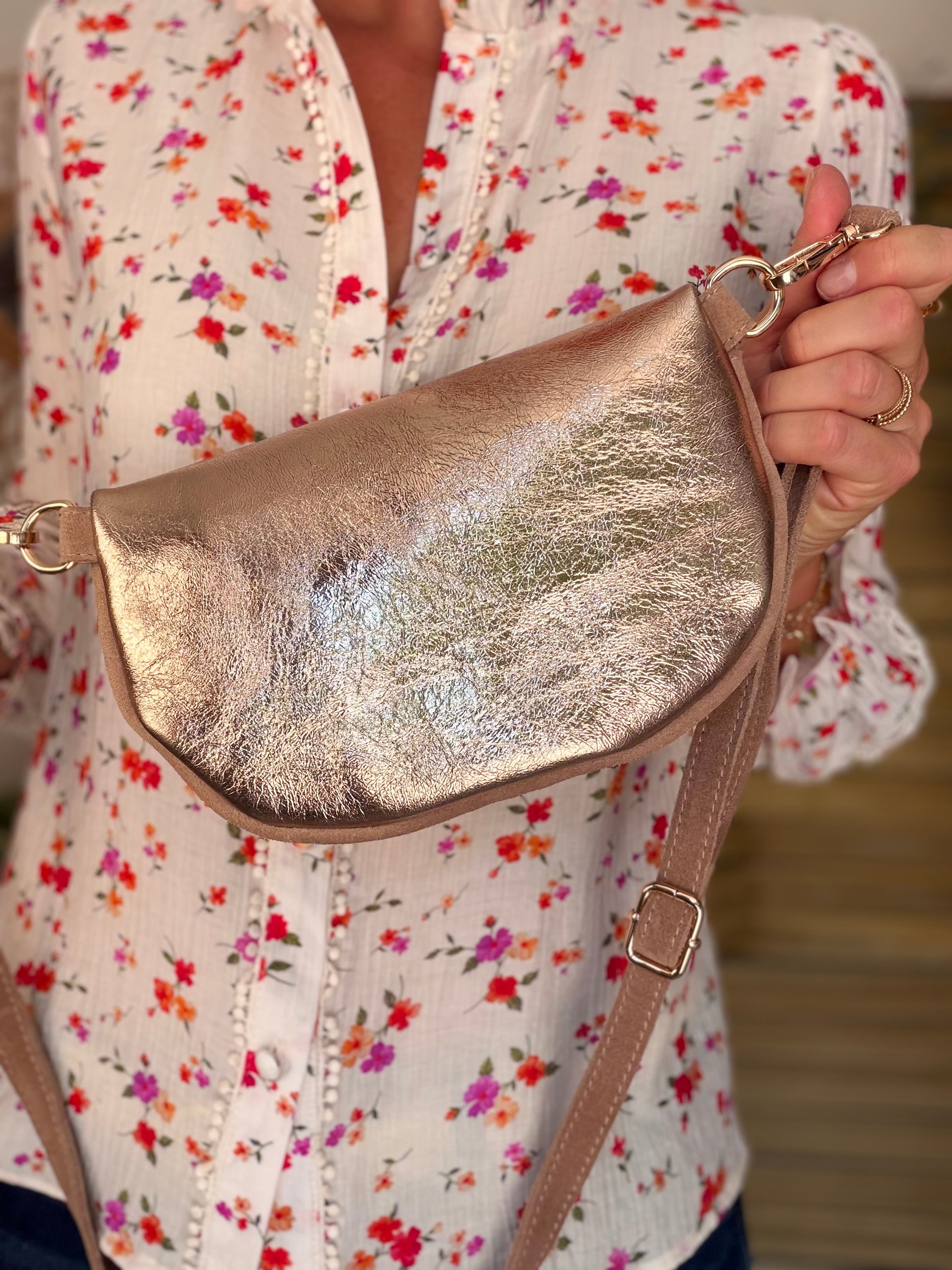 Sac banane M bi-matière en cuir irisé et velours 24cm - POLLY- Taupe/Bronze