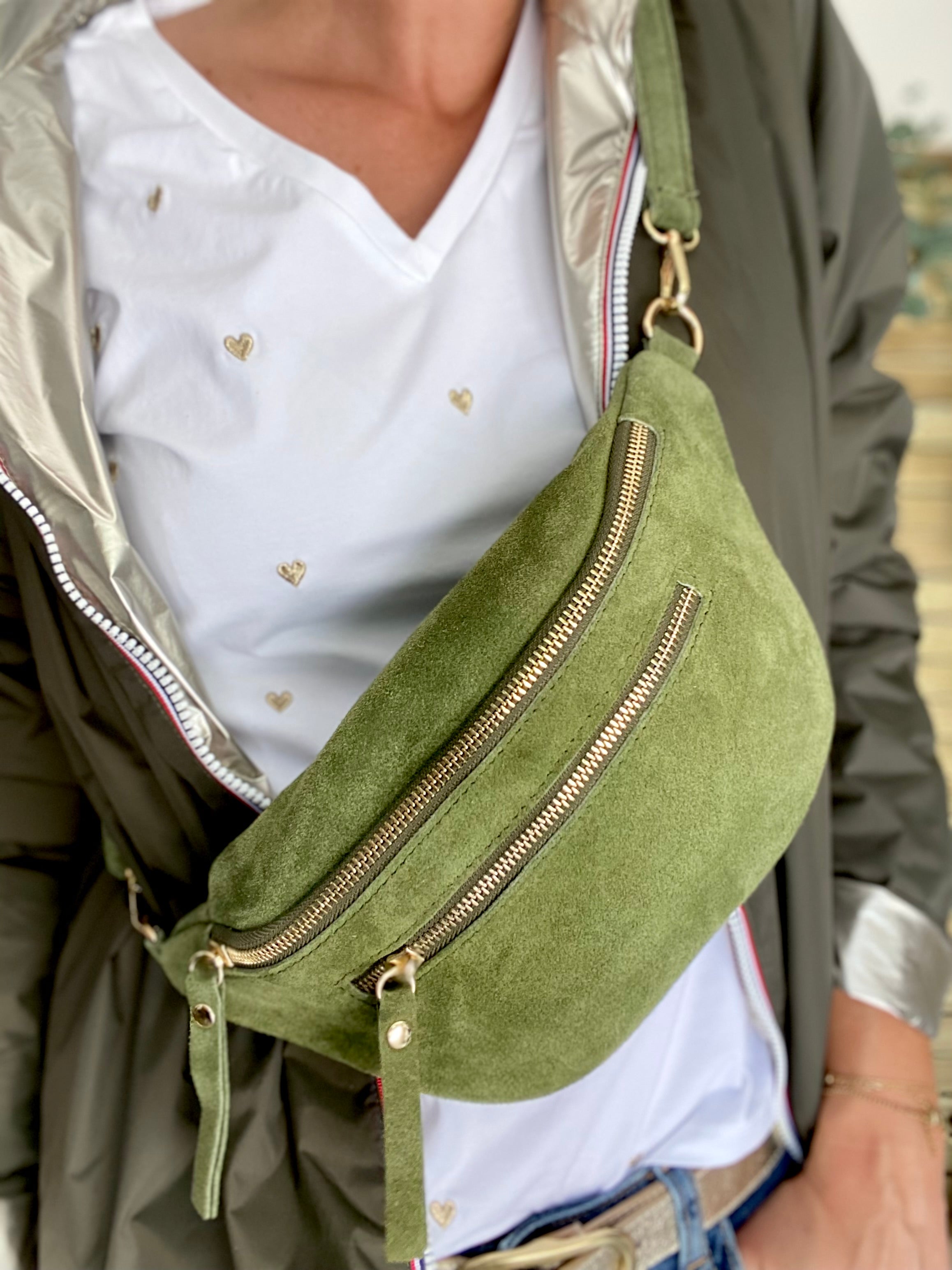 Sac banane avec poche avant, en cuir daim HOLLY - Kaki