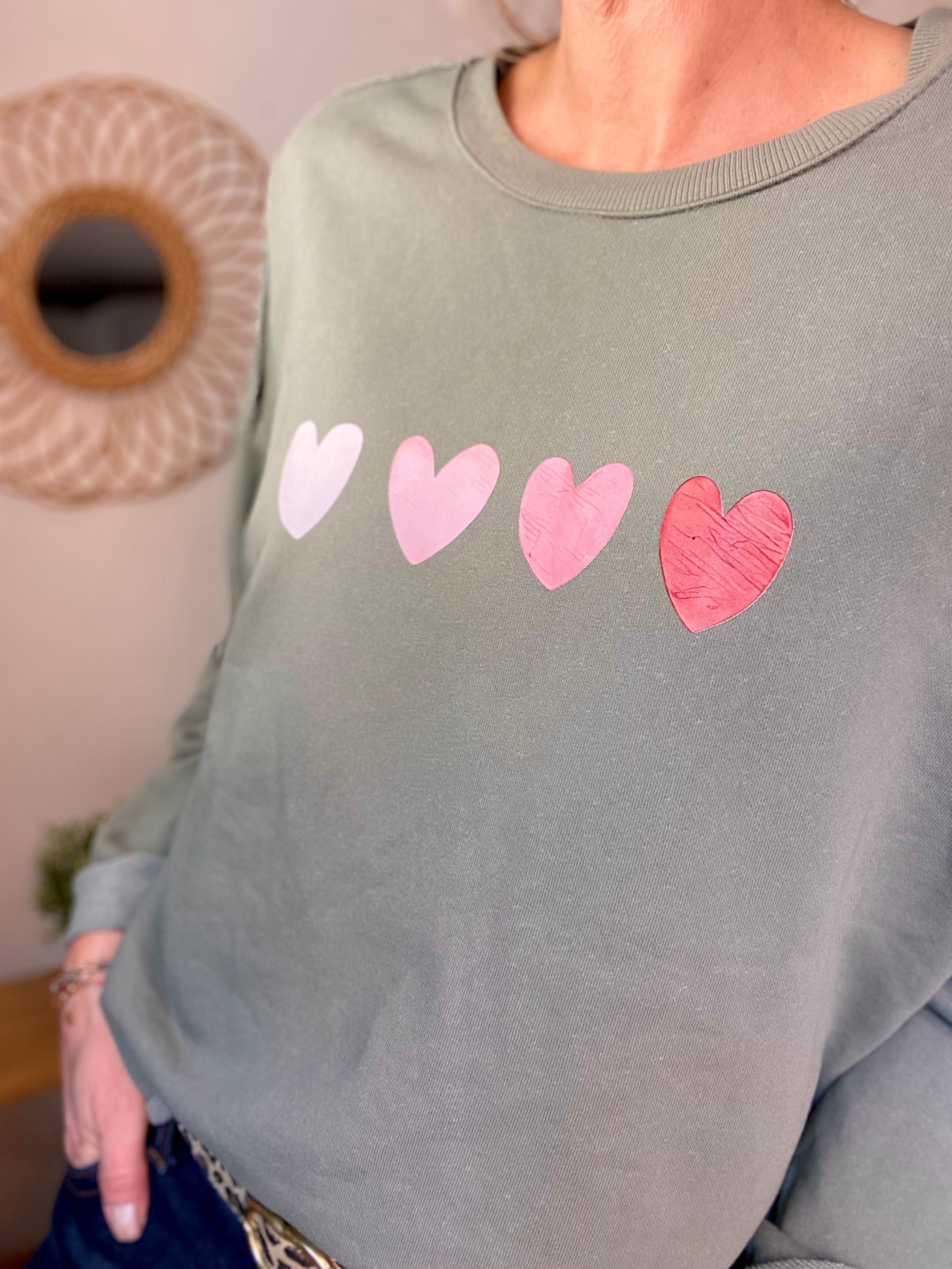 Sweat oversize avec coeurs ÉGLANTINE - Vert tilleul ❤️