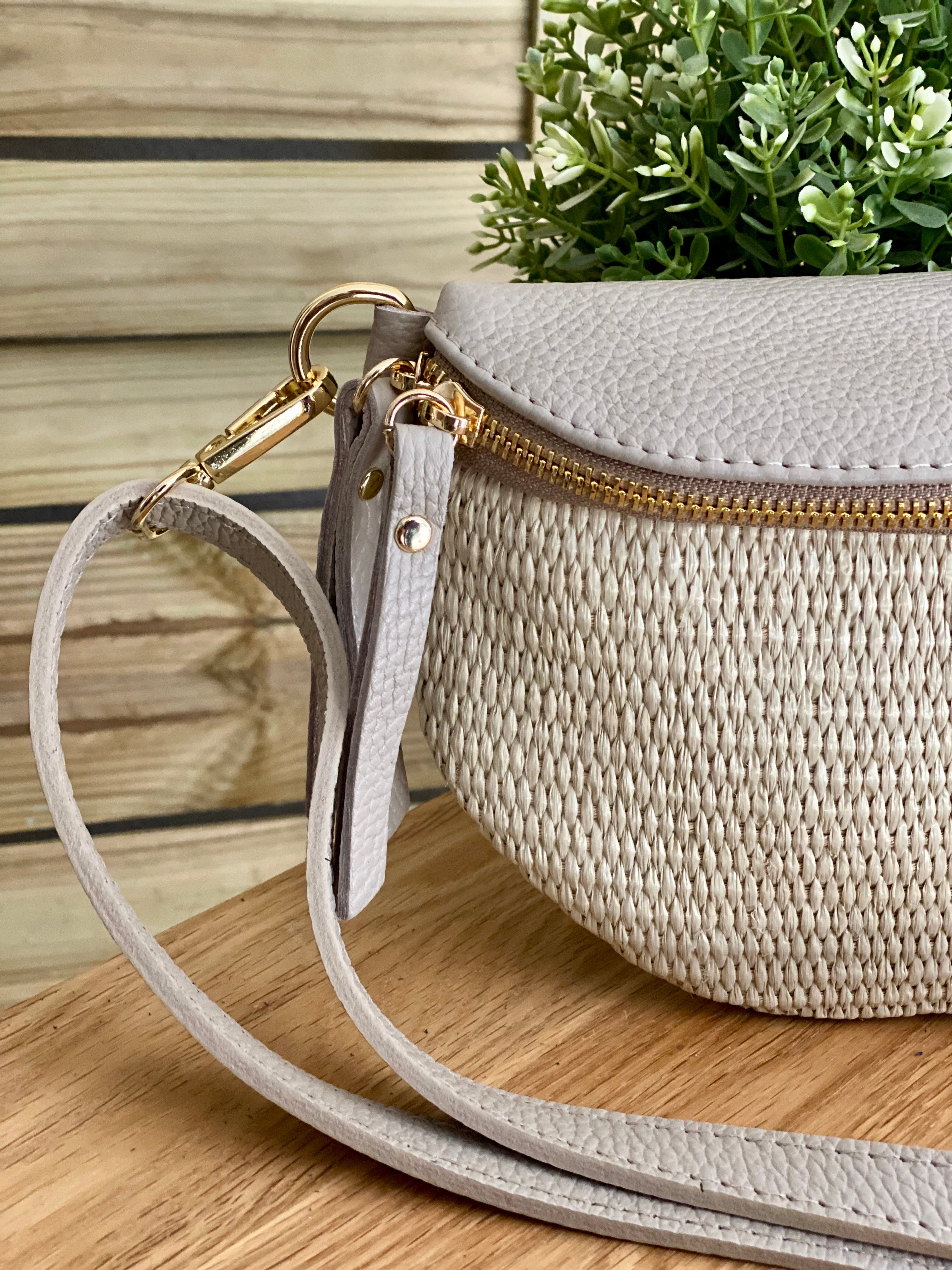 Sac banane bi-matière en cuir grainé beige - 28cm - JUNE