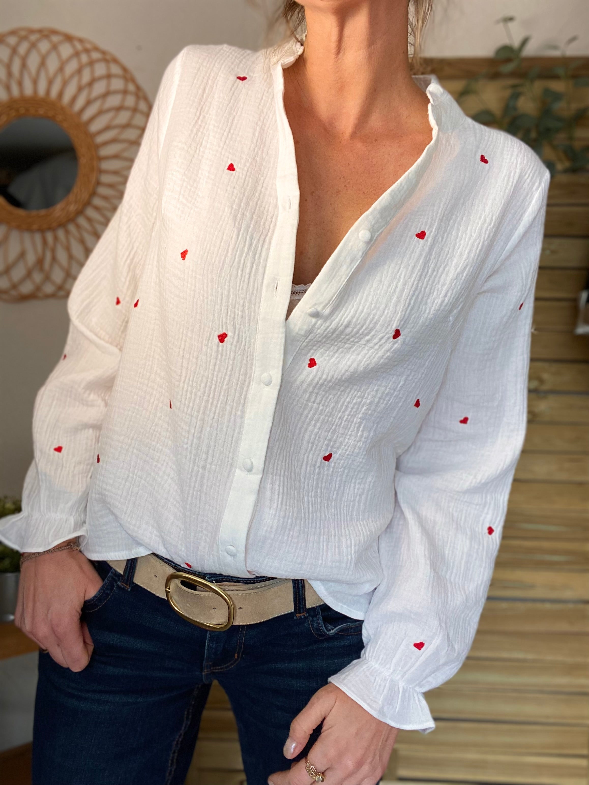 Blouse en gaze de coton avec cœurs brodés rouges ❤️ AYA