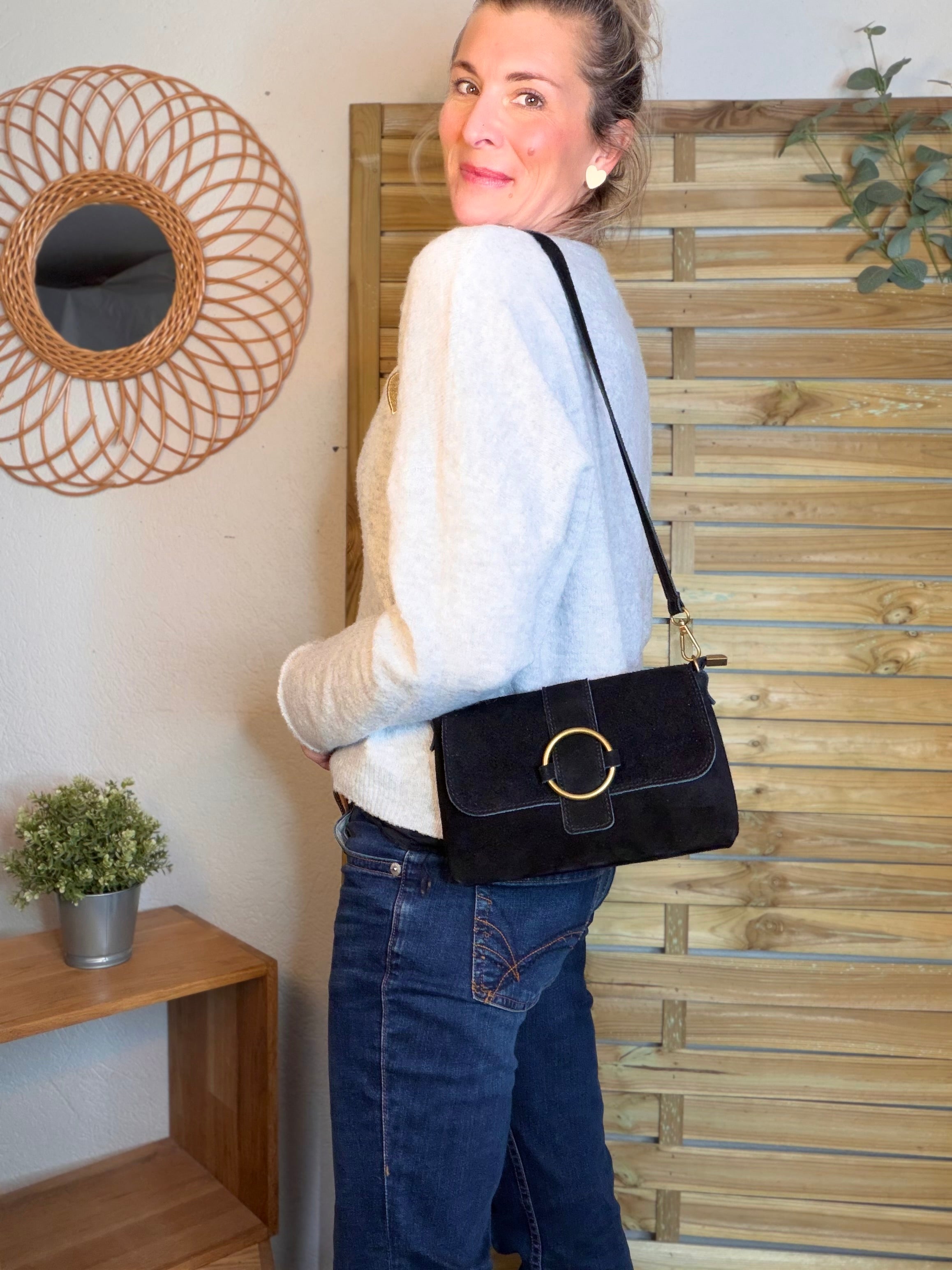 Sac bandoulière en croute de cuir BLAKE - Noir