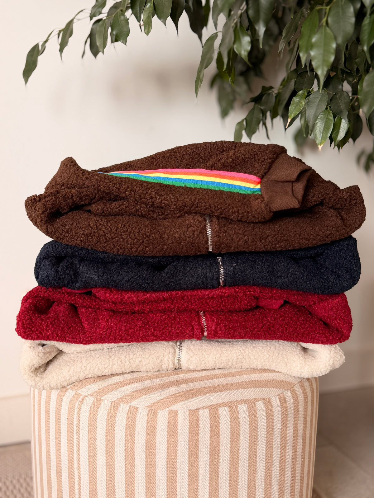 Veste Sherpa zippée bandes Arc-en-ciel CORALIE Beige🌈