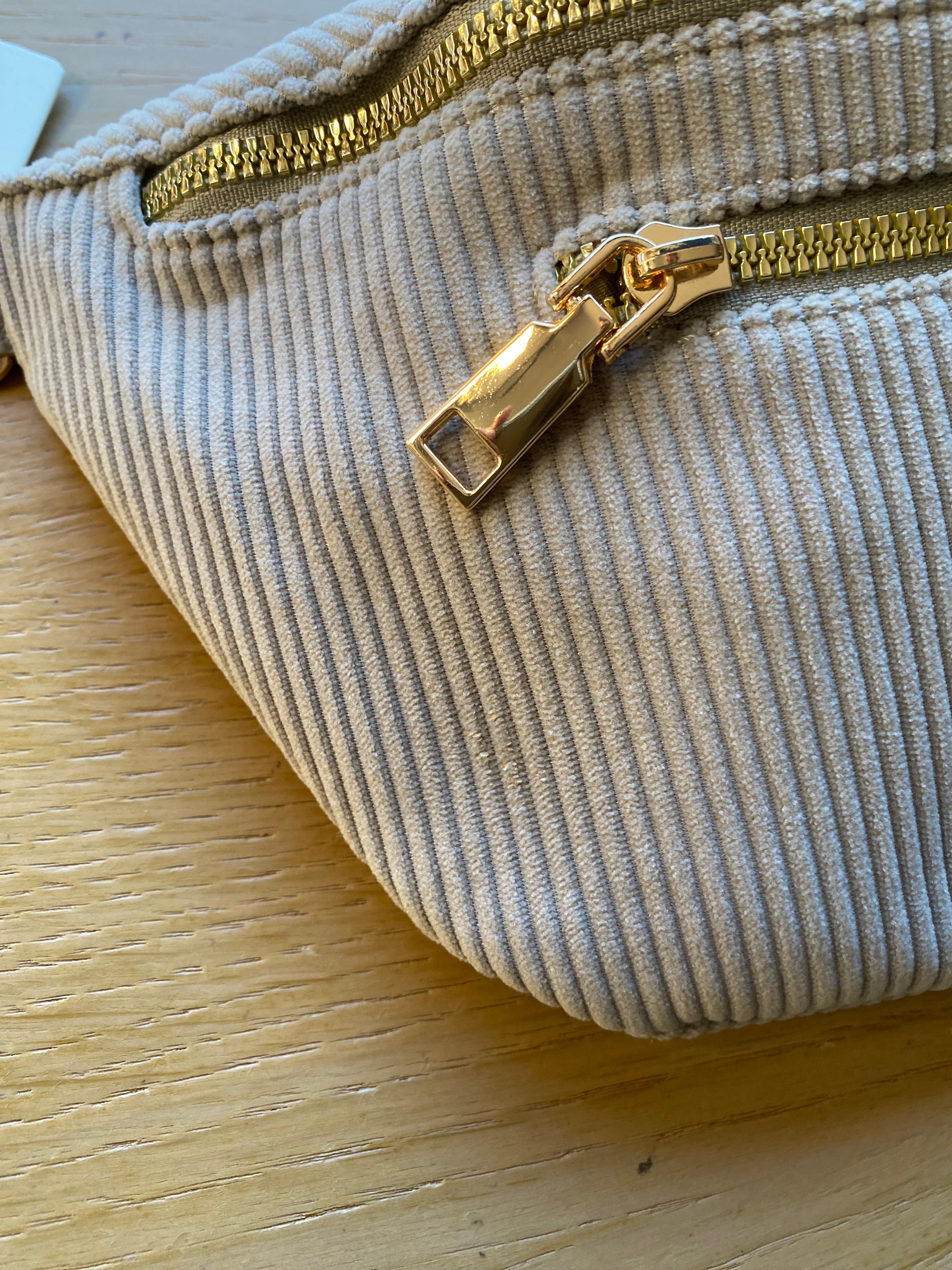 *** IMPERFECTION - Sac banane L en velours côtelé 2 zips et sangle fantaisie - ASHLY - Beige taupe