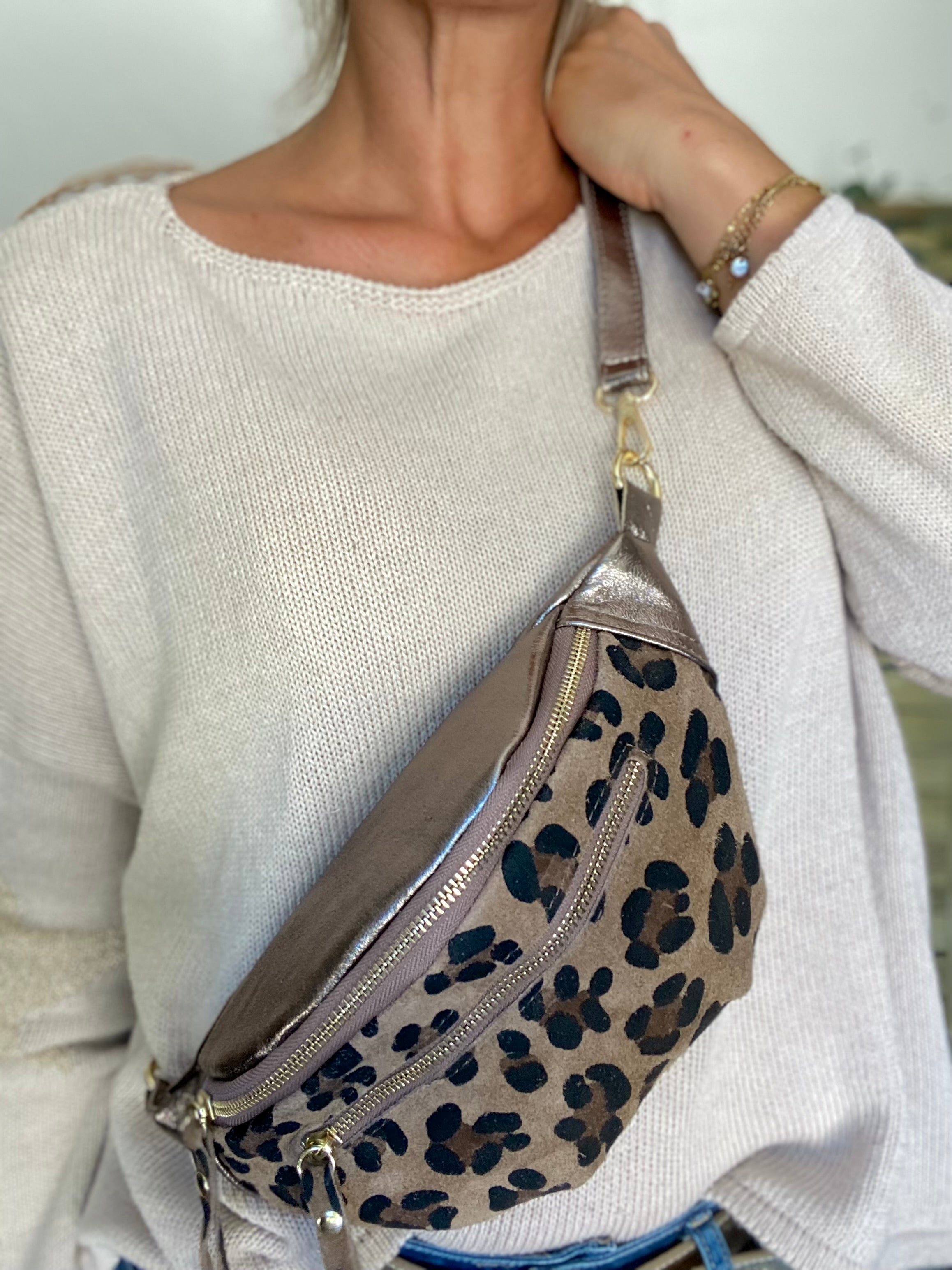 Sac banane en cuir irisé et velours léo - OPRAH - Léo Bronze taupe (avec poche avant)