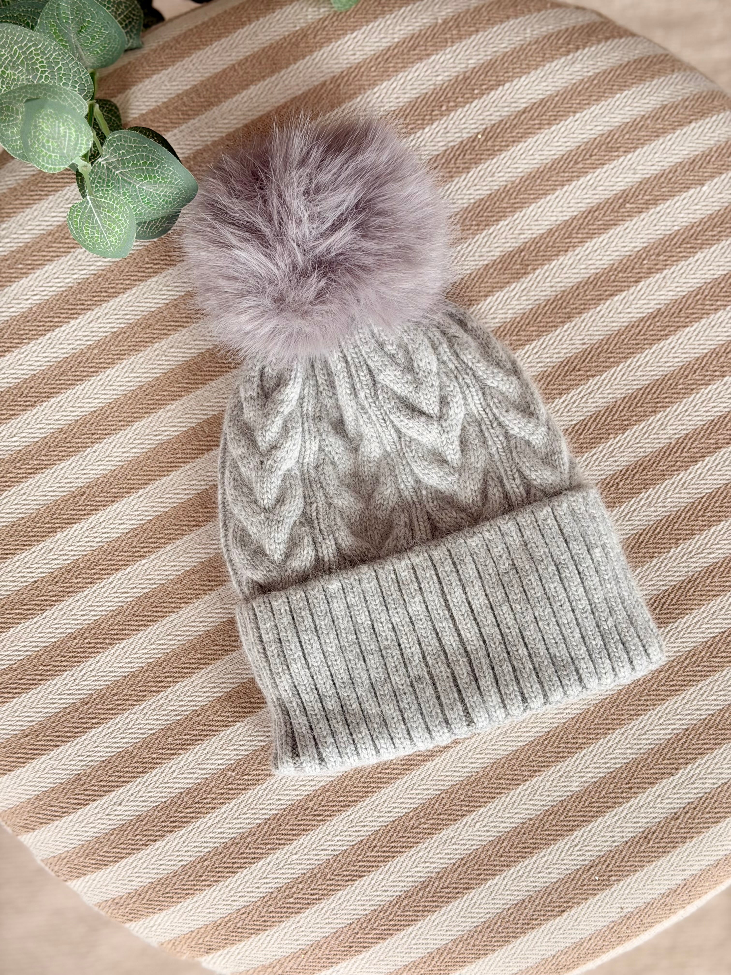 Bonnet torsadé en laine avec pompon JULES