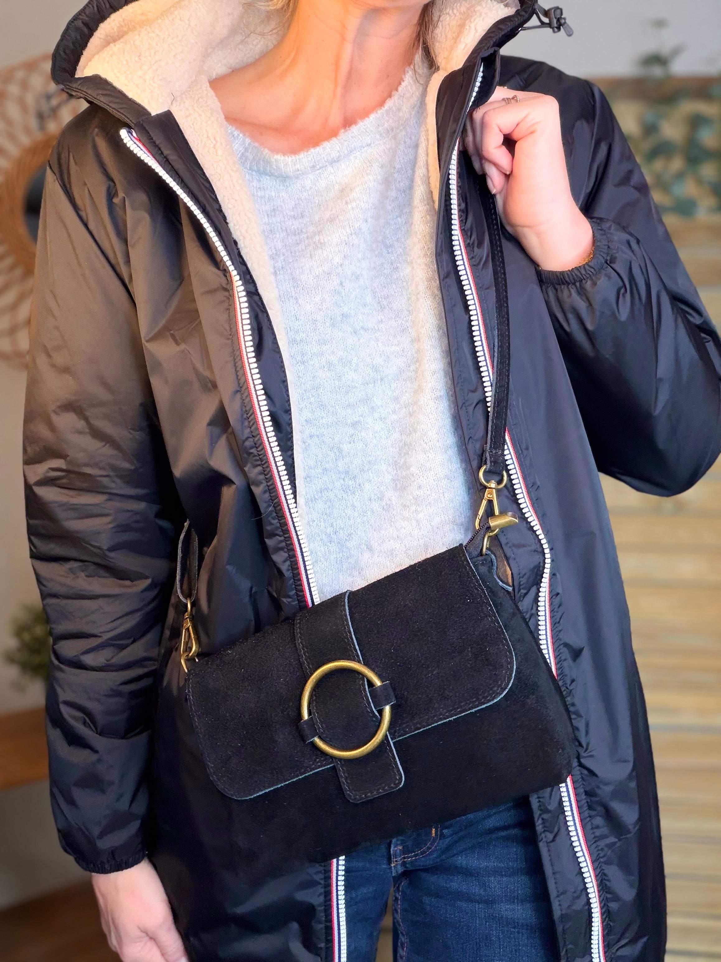 Sac bandoulière en croute de cuir BLAKE - Noir