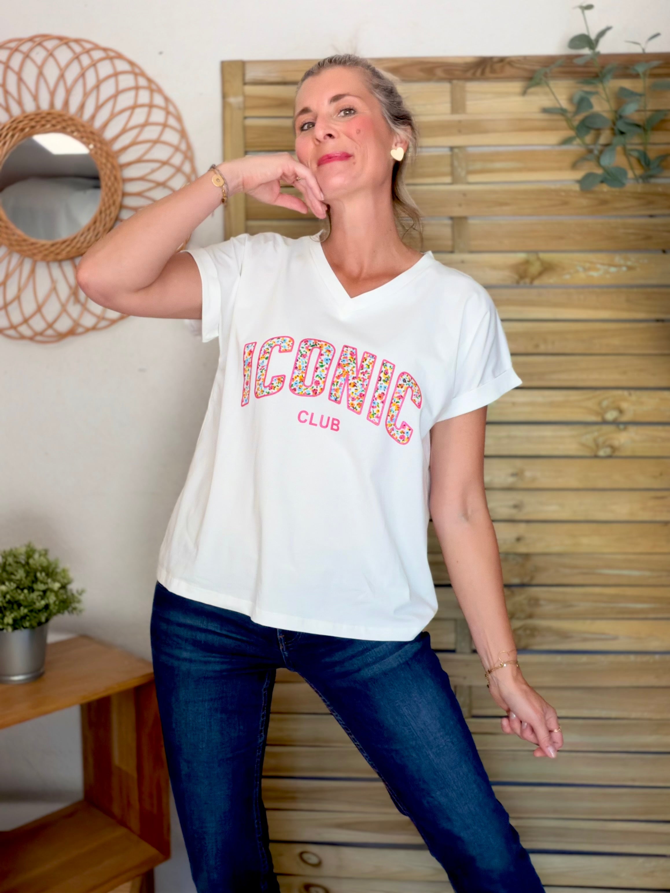 Tee shirt col V ICONIC club fleuri OLYMPE Écru