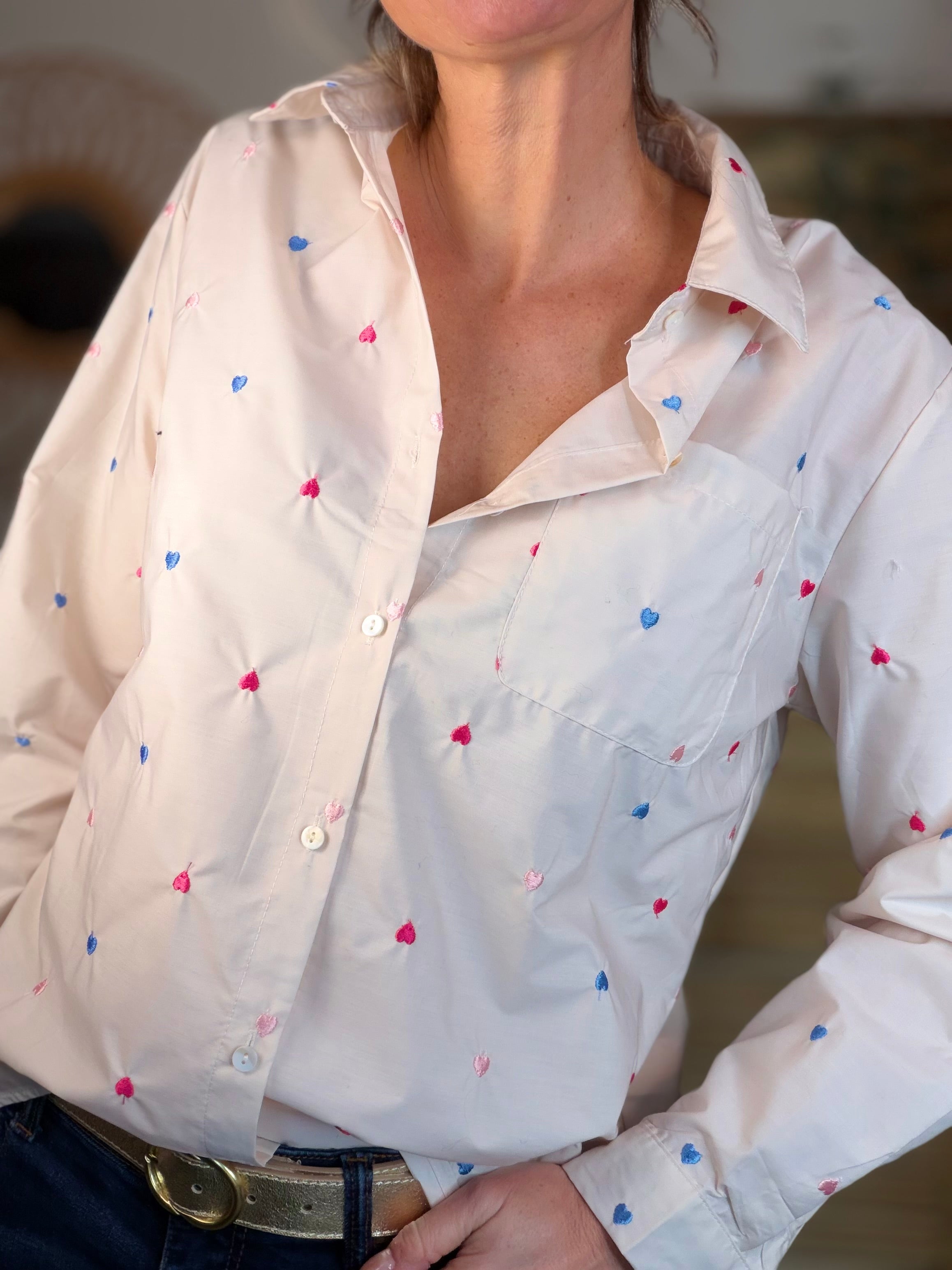 ⚡️ARRIVAGE - Chemise en coton beige nude cœurs brodés MYLÈNE 🩷💙❤️