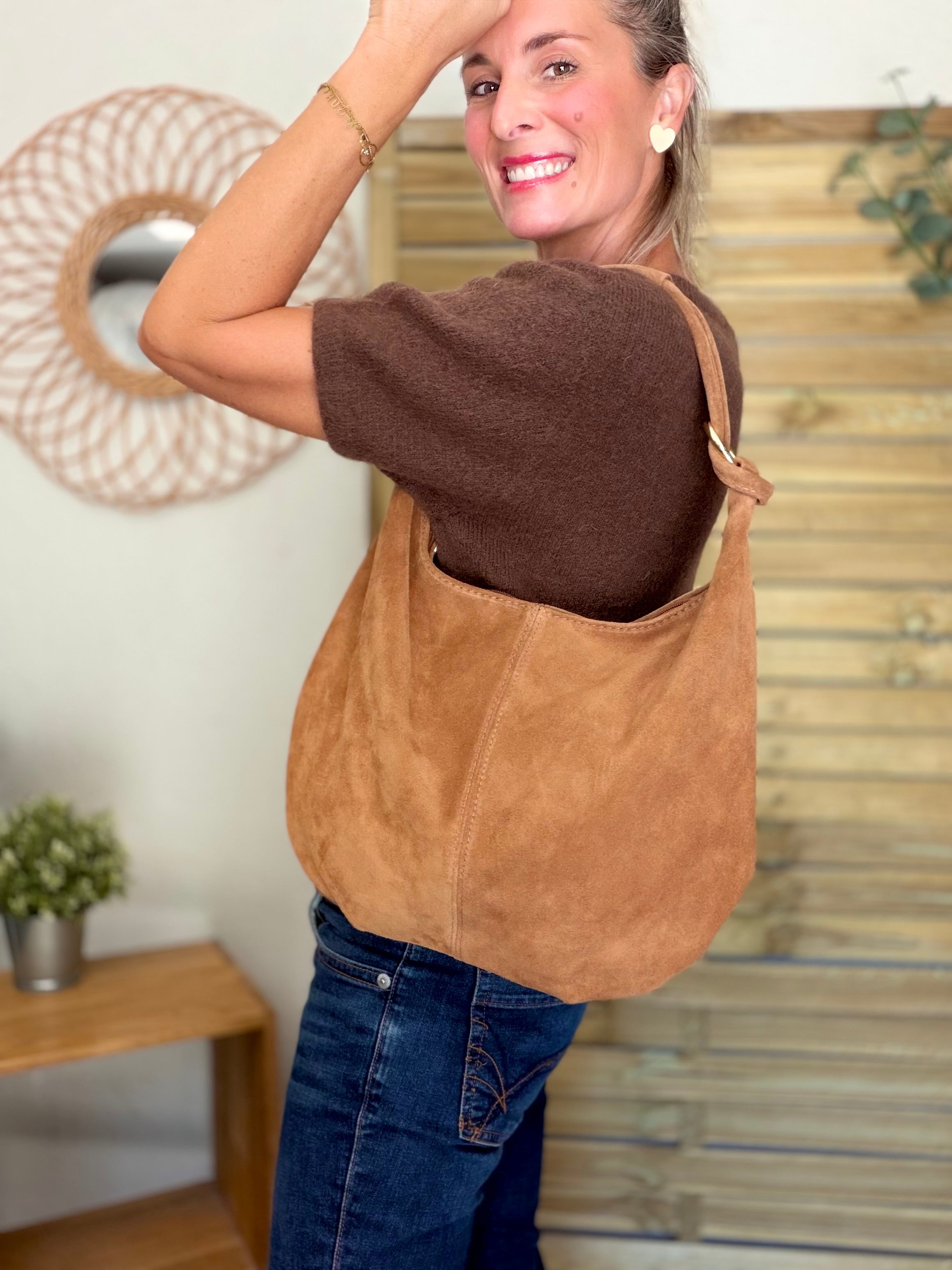 Sac besace hobo en cuir daim souple avec anneaux WILLIAM - Camel