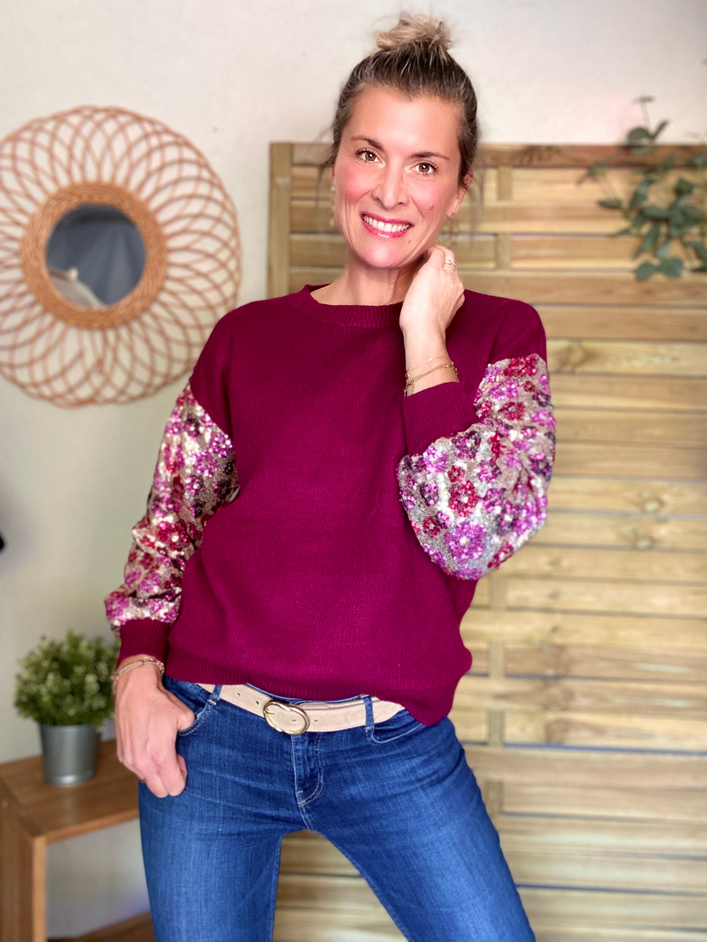 Pull ANDRÉA avec manches à sequins motif fleurs - Bordeaux