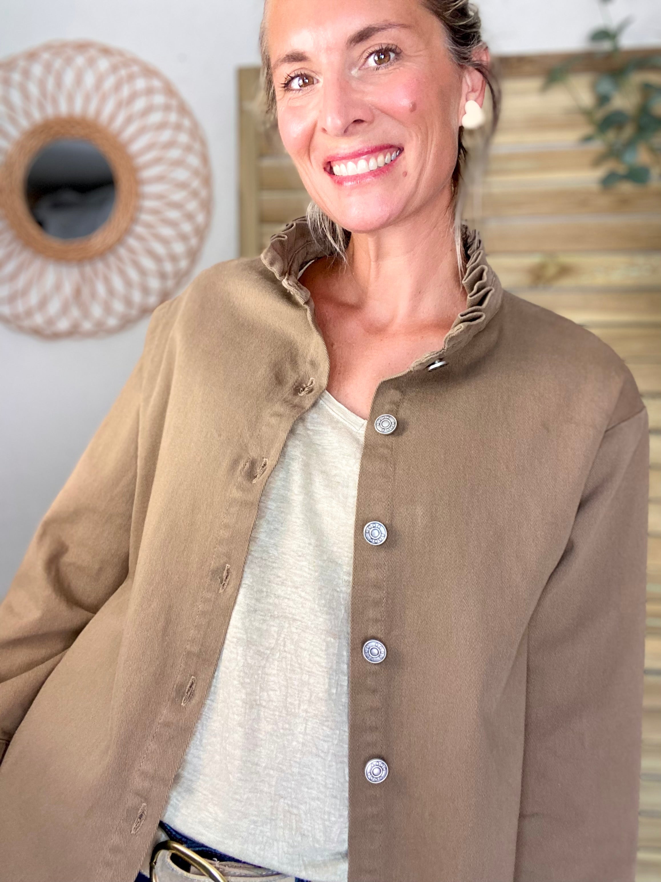 Veste / Chemise en coton, col volanté Camel foncé LISON