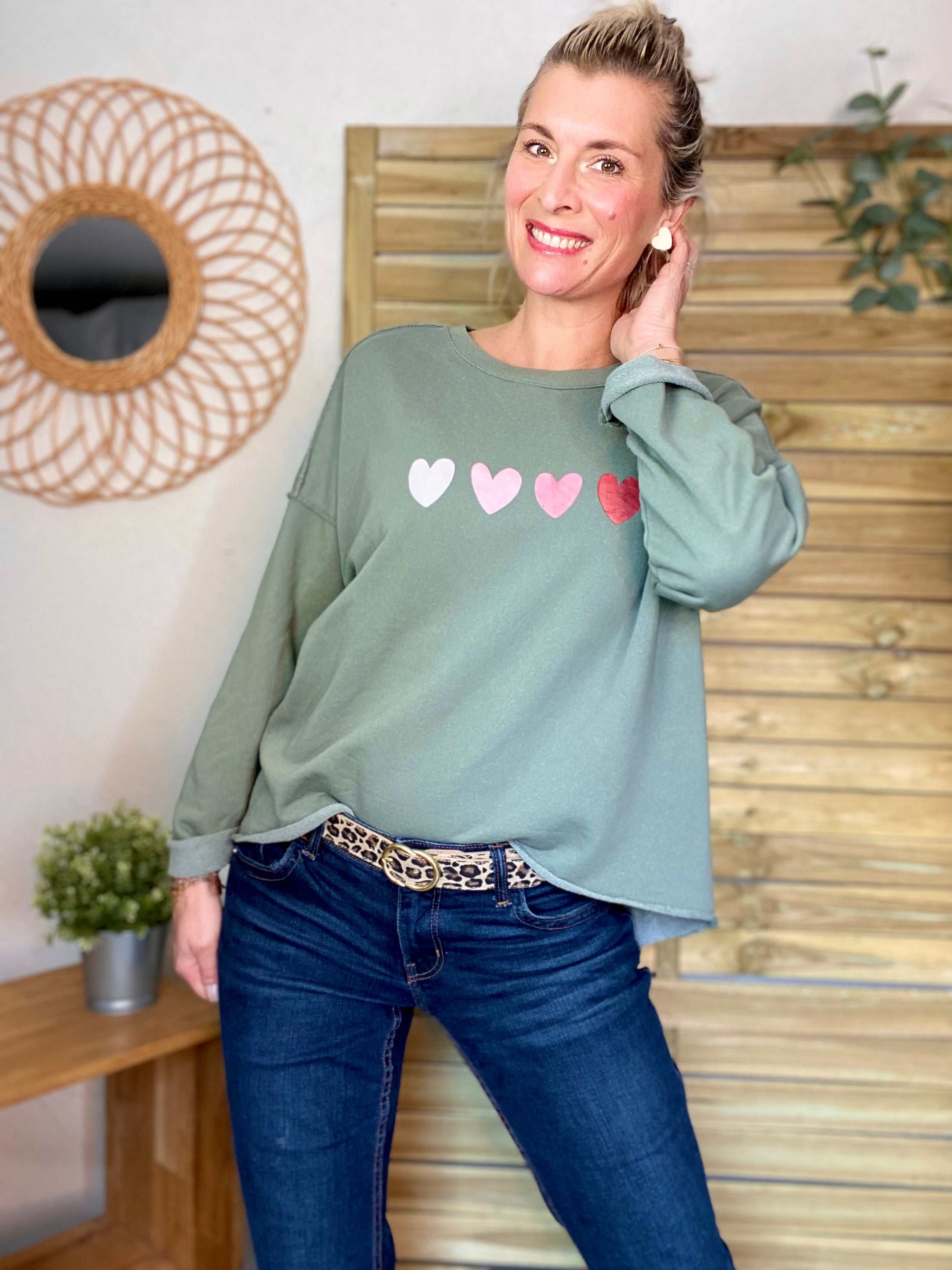 Sweat oversize avec coeurs ÉGLANTINE - Vert tilleul ❤️