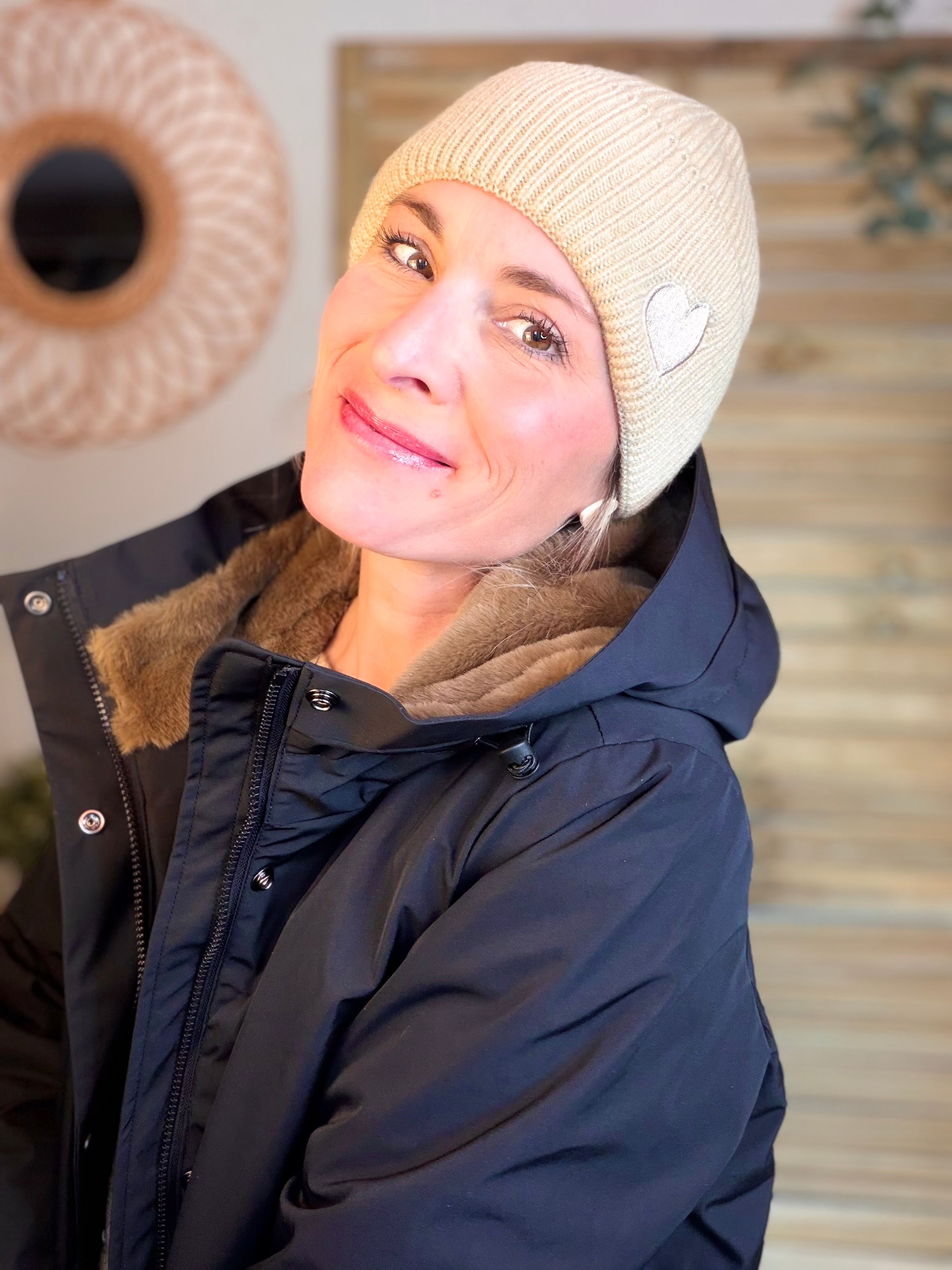 Bonnet avec écusson cœur ARTHUR