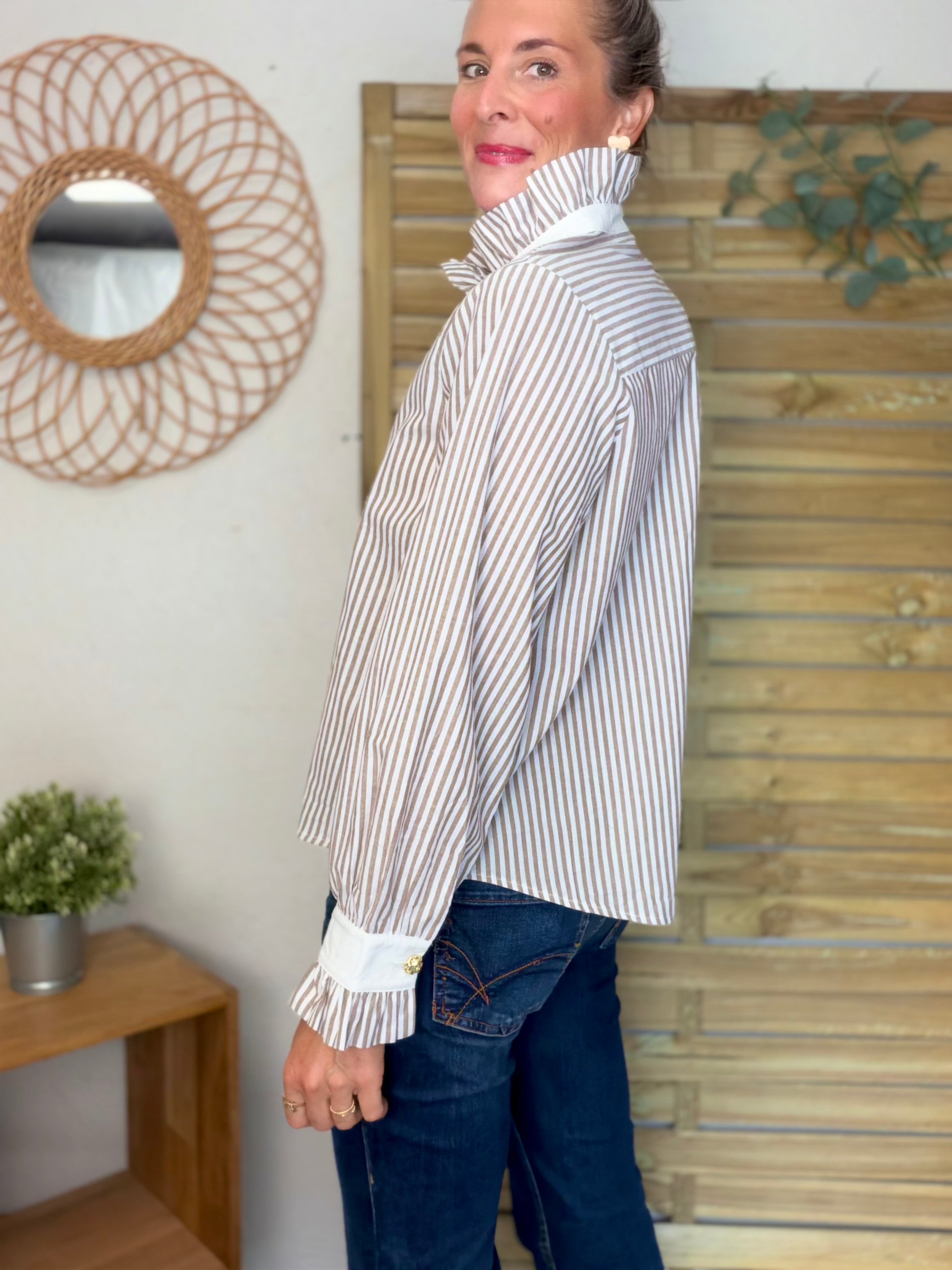 Chemise en coton rayée café col victorien ALIÉNOR