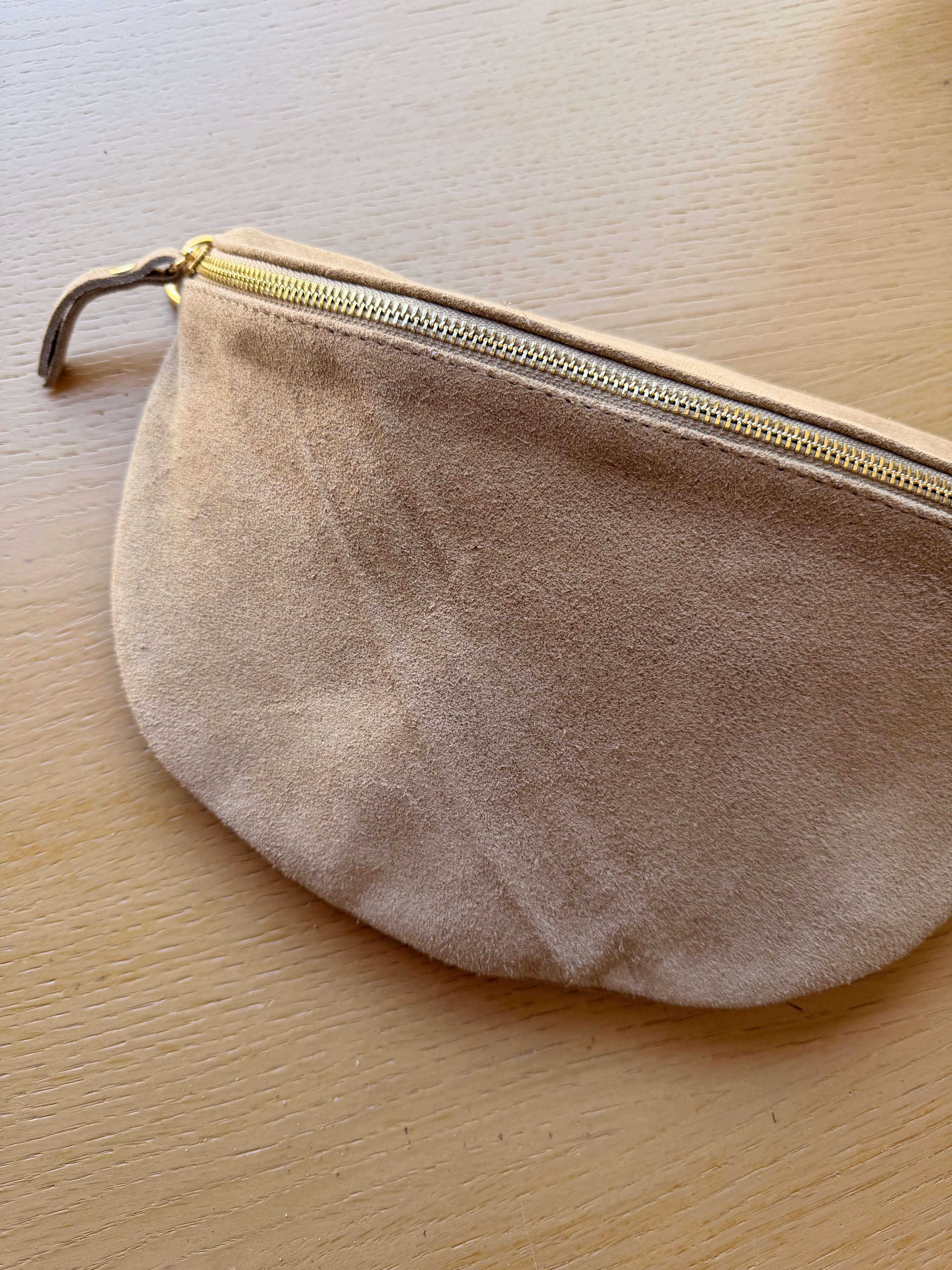 IMPERFECTION - Sac banane XL en cuir velours 30cm JUDY - Beige