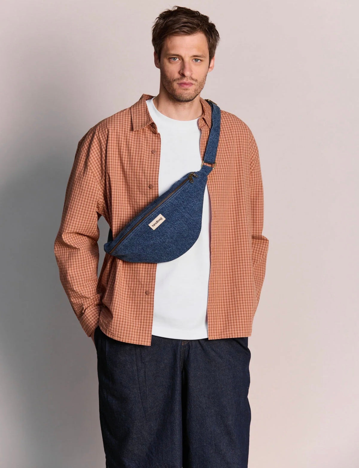 HINDBAG SASHA - Sac banane Denim bleu foncé