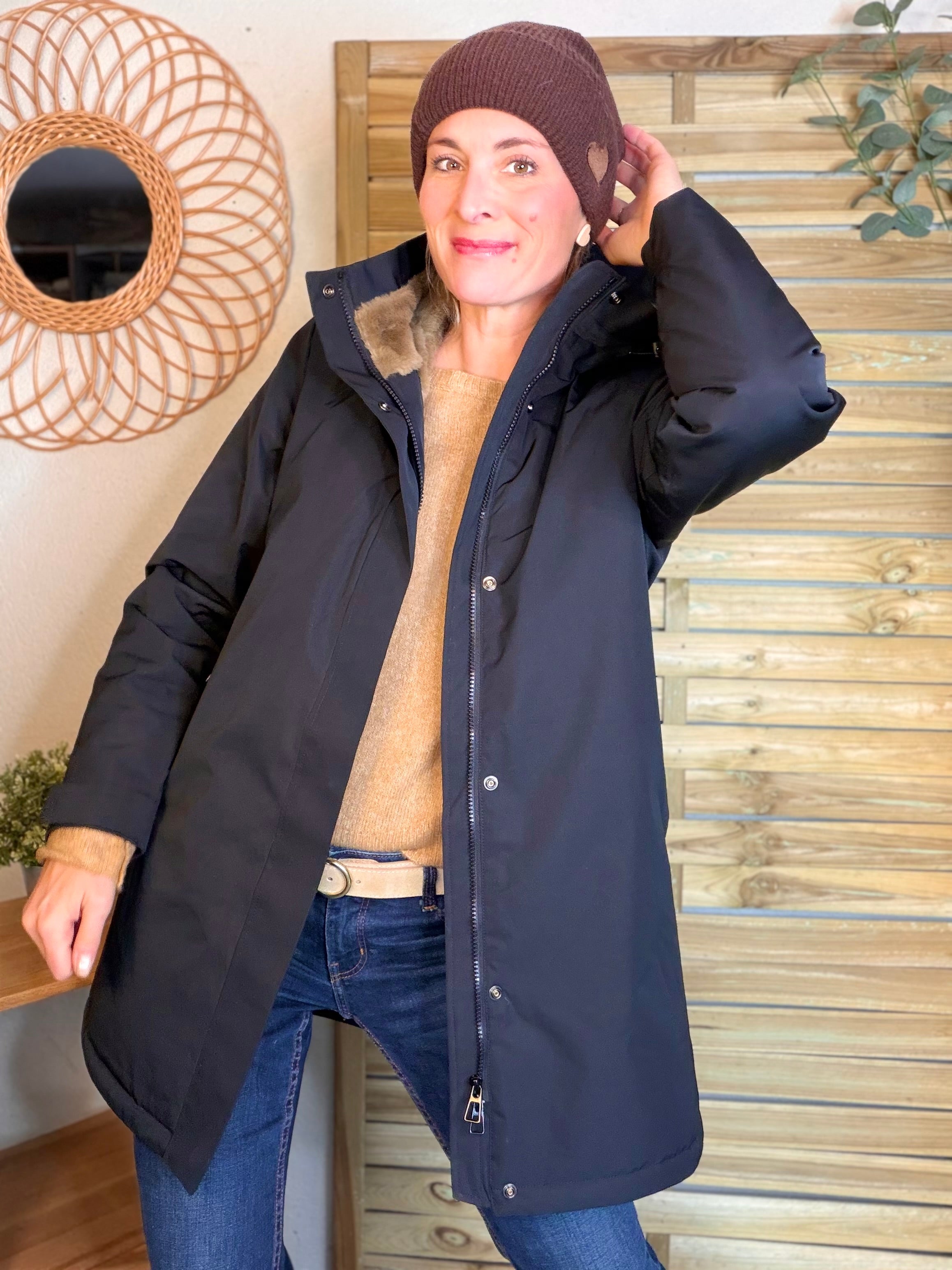 Bonnet avec écusson cœur ARTHUR