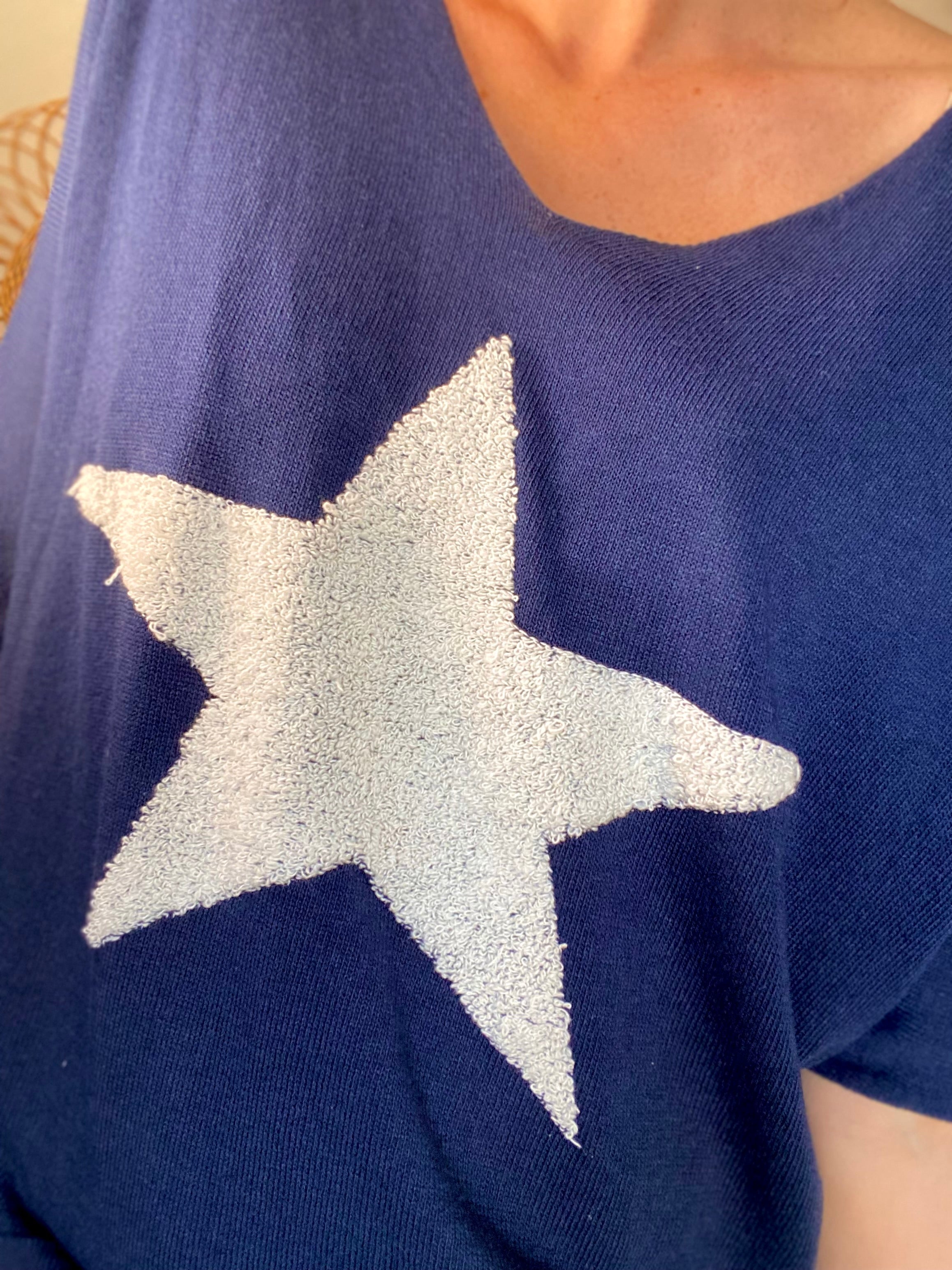 Pull fin Étoile ⭐️ col V PÉNÉLOPE - Bleu marine