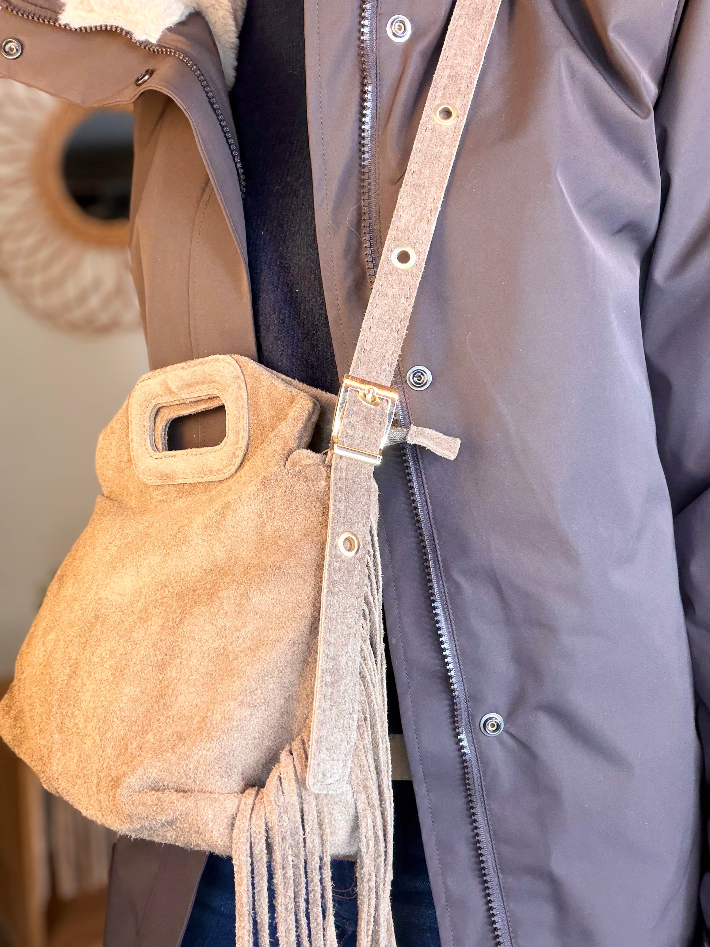 Sac en cuir daim avec franges LOGAN - Beige taupe