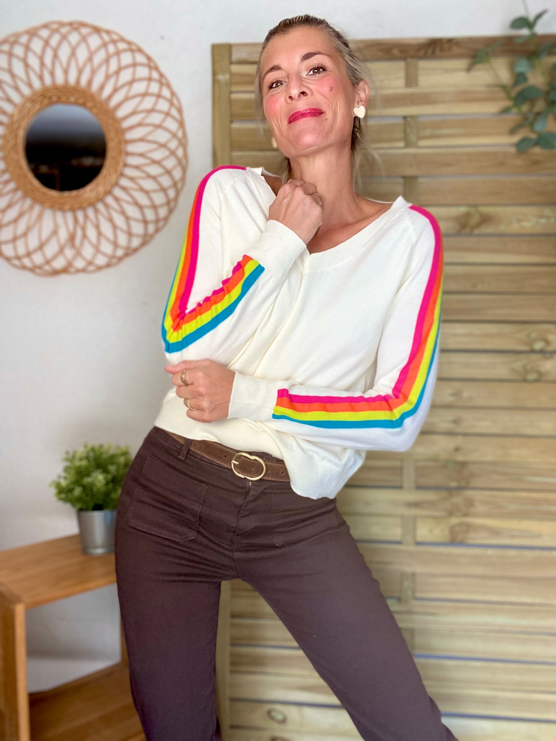 Pull fin avec bandes colorées, col V - RAINBOW 🌈 Écru