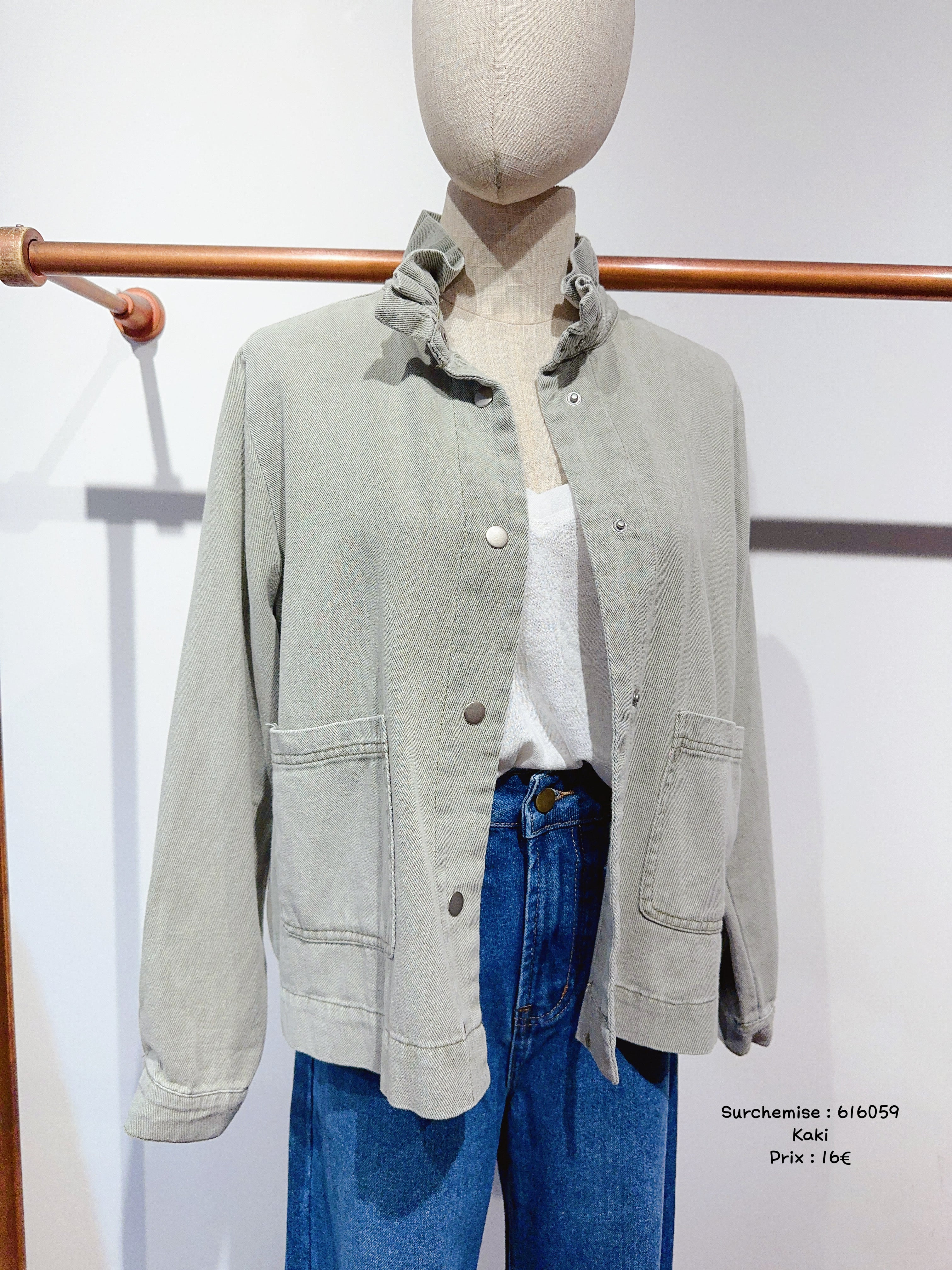 Veste courte légère col volanté JUNE - Kaki clair
