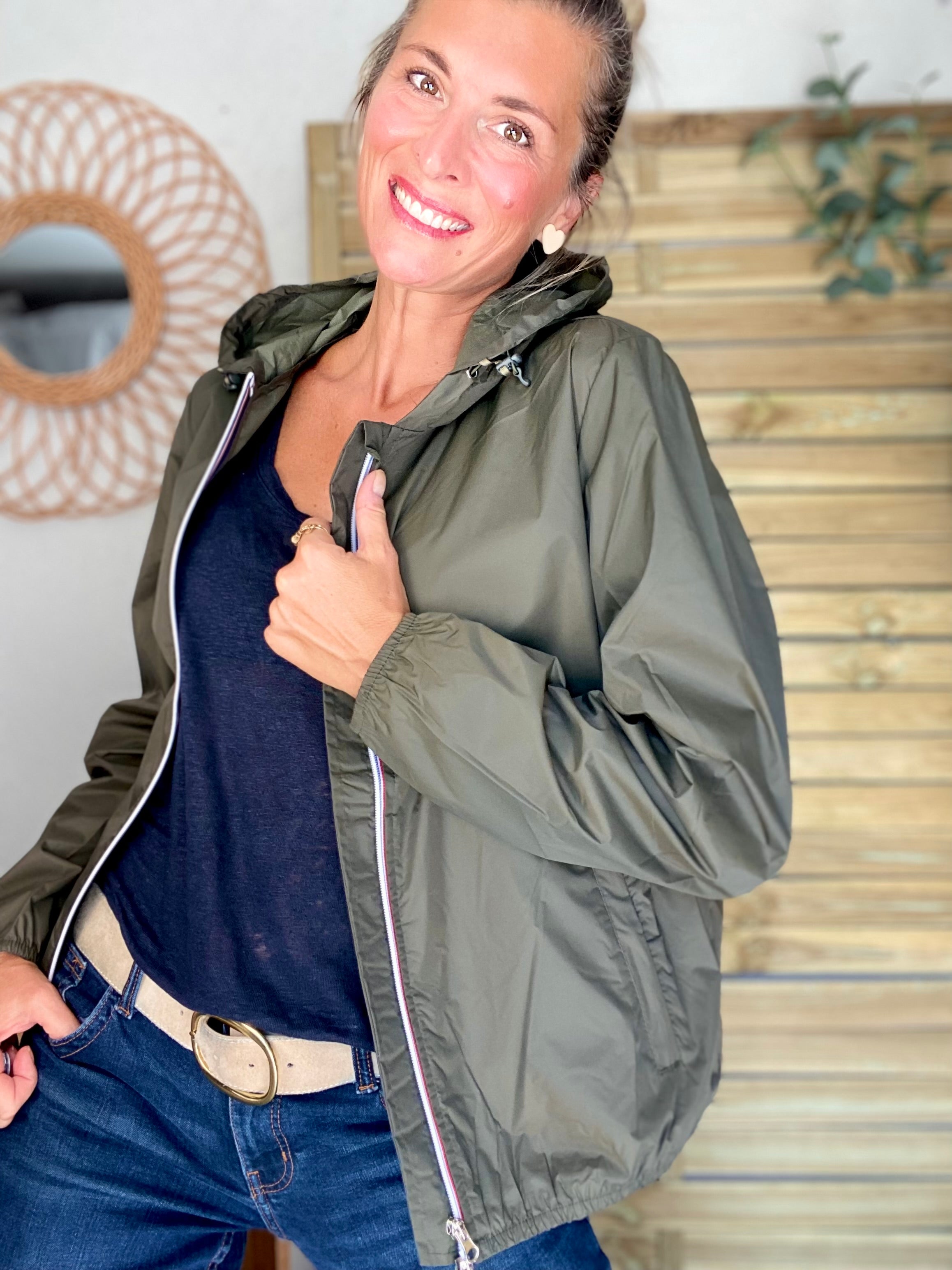 Coupe vent imperméable ANNA COURT Kaki - LAURA JO - DÉSTOCKAGE sur Tailles L et XL