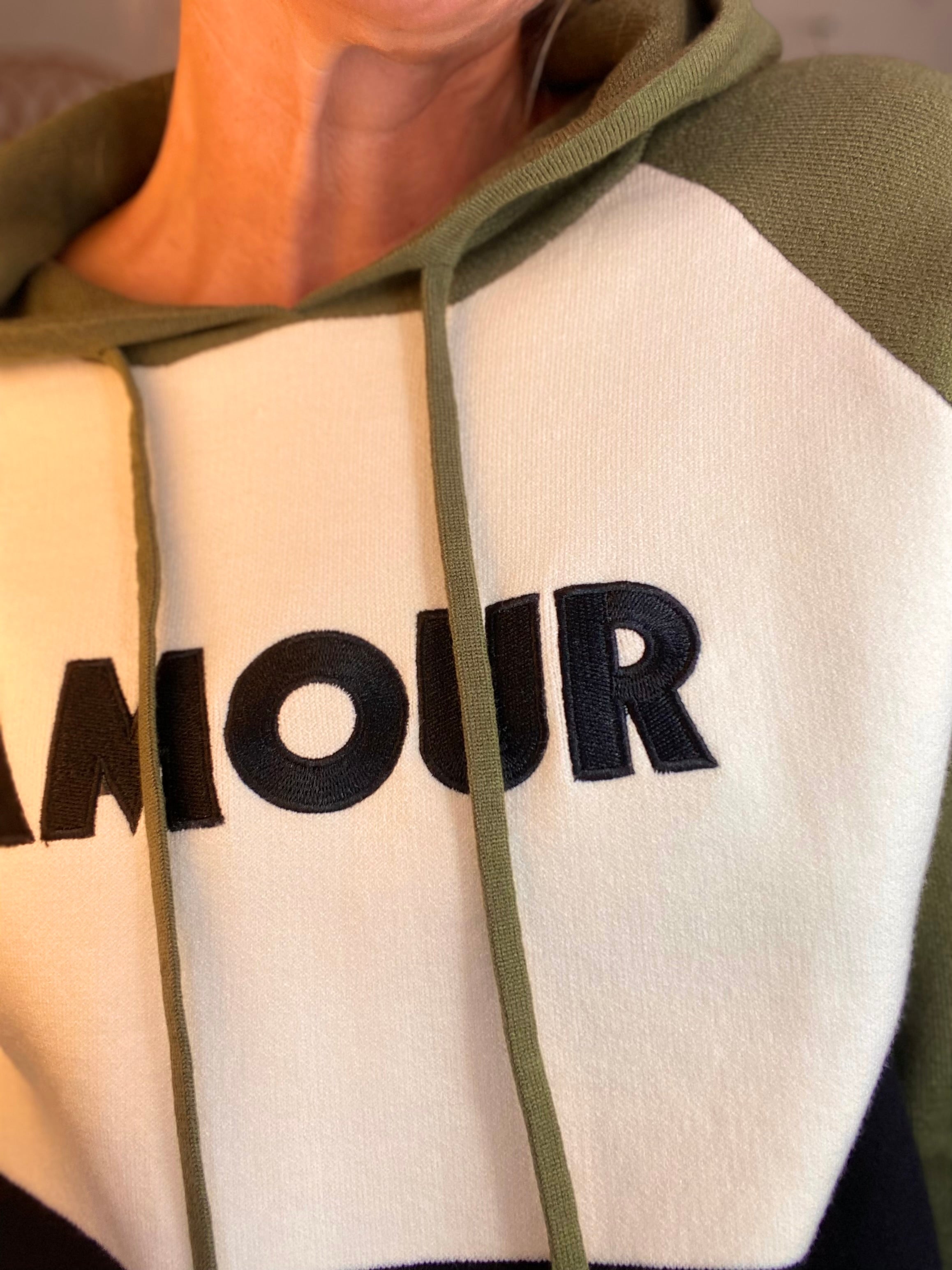 Pull à capuche AMOUR - NORA