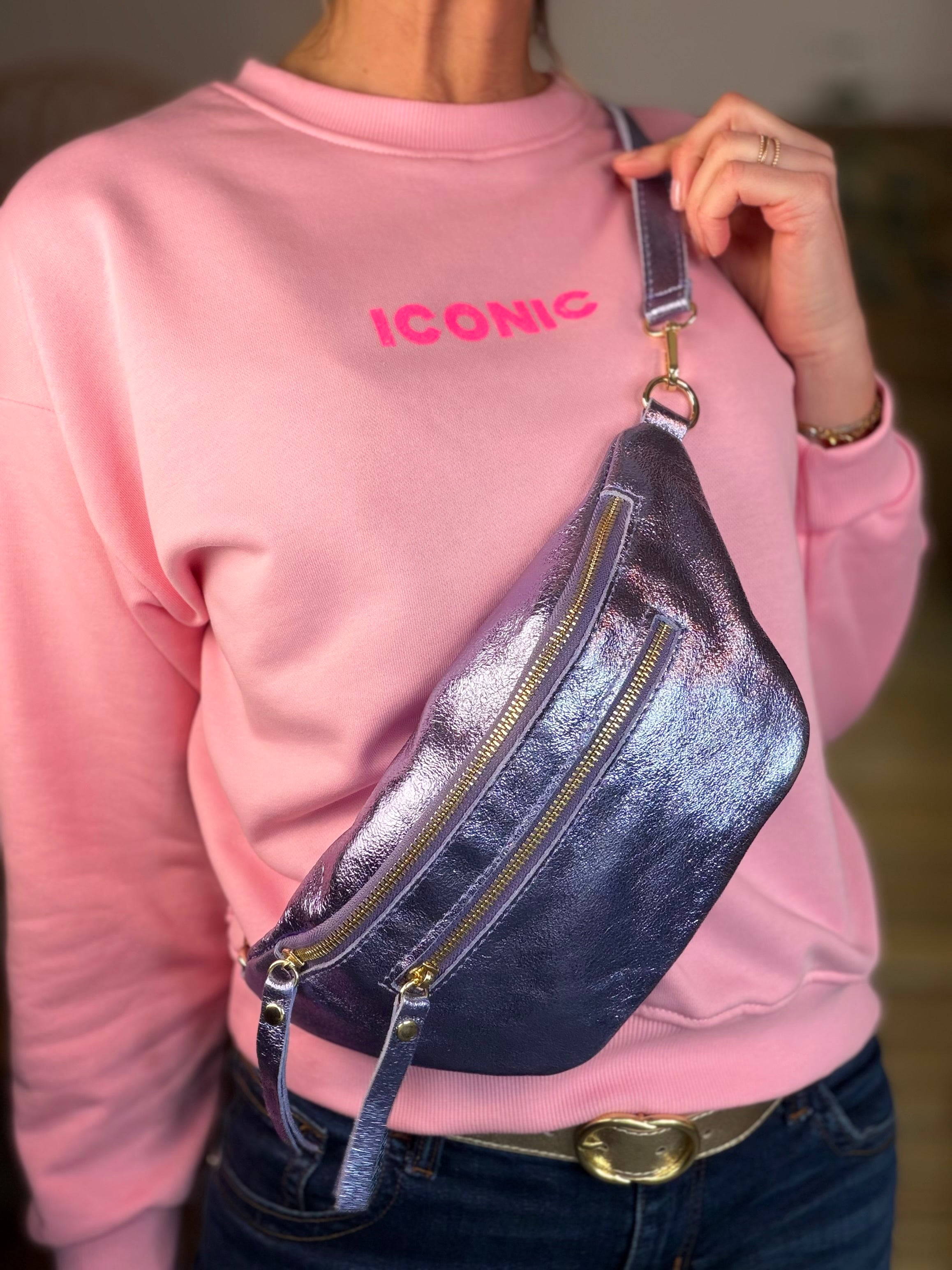 Sac banane en cuir irisé ERYN - Parme