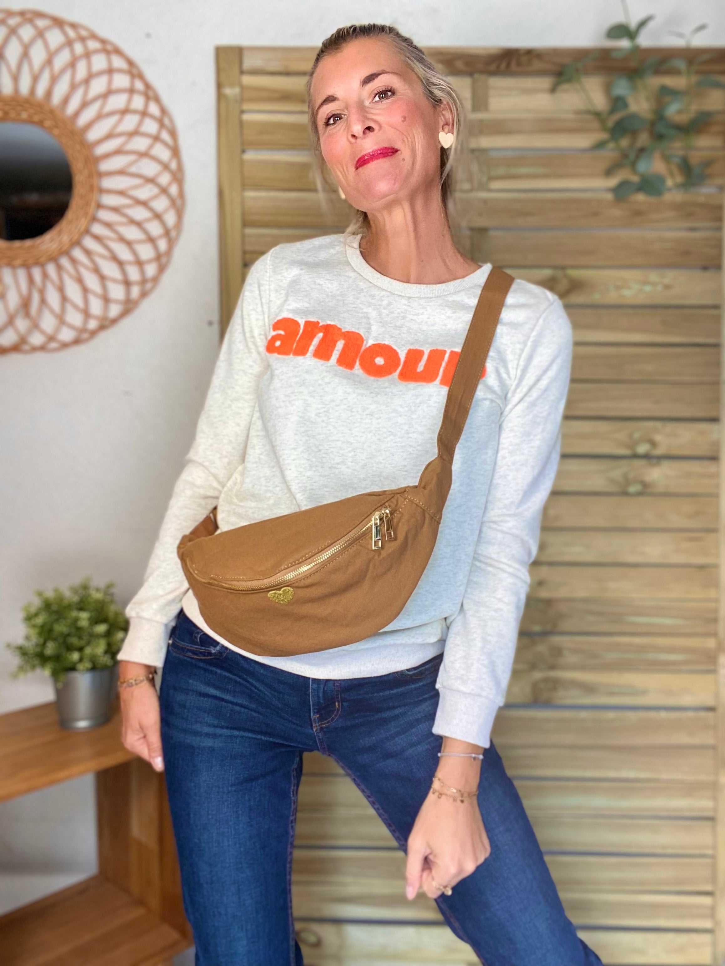 Sac banane en coton Coeur brodé 💛 CASSIDY - Camel