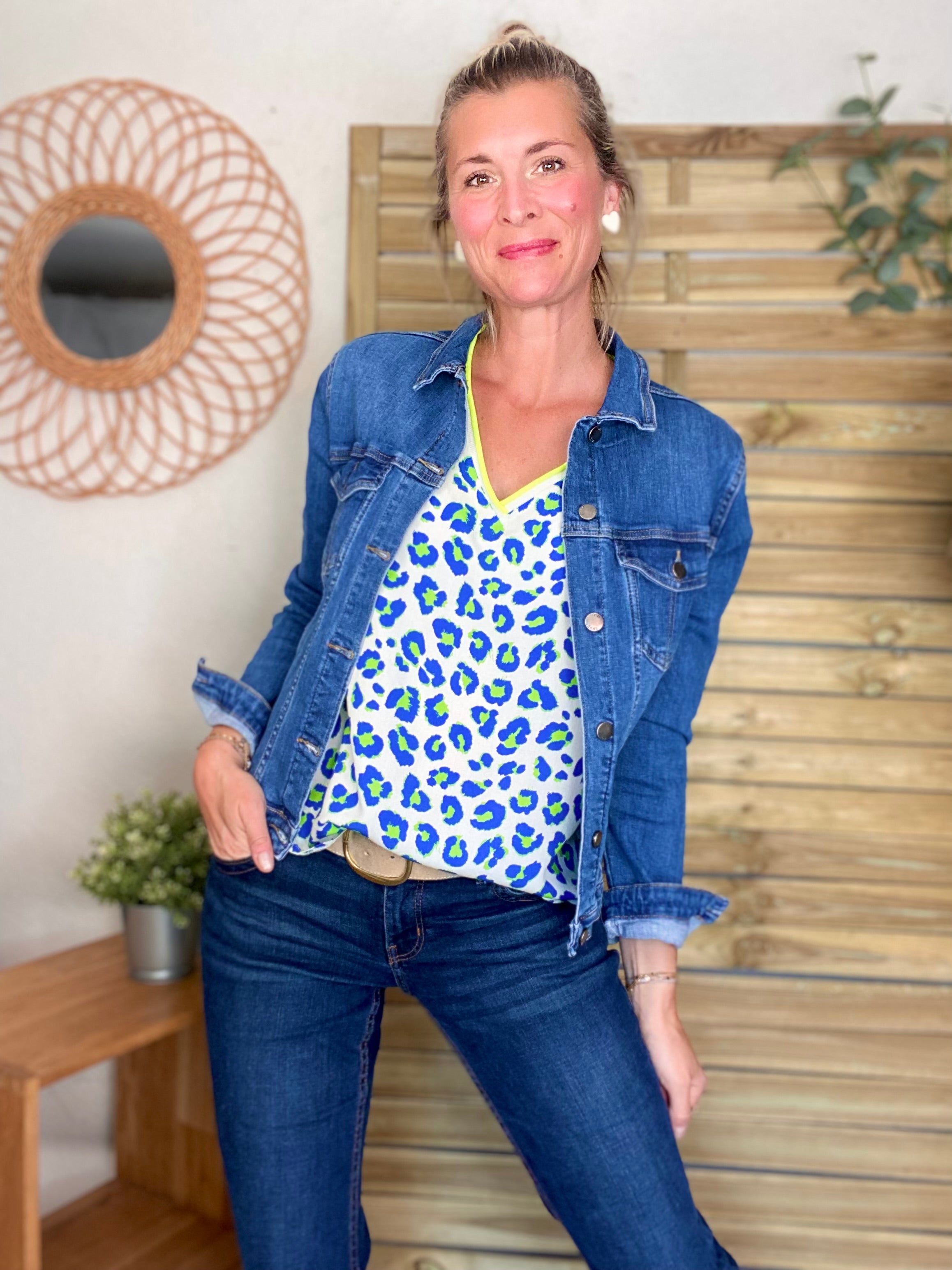 Top imprimé Léo col V avec lurex MISHA - Bleu roi