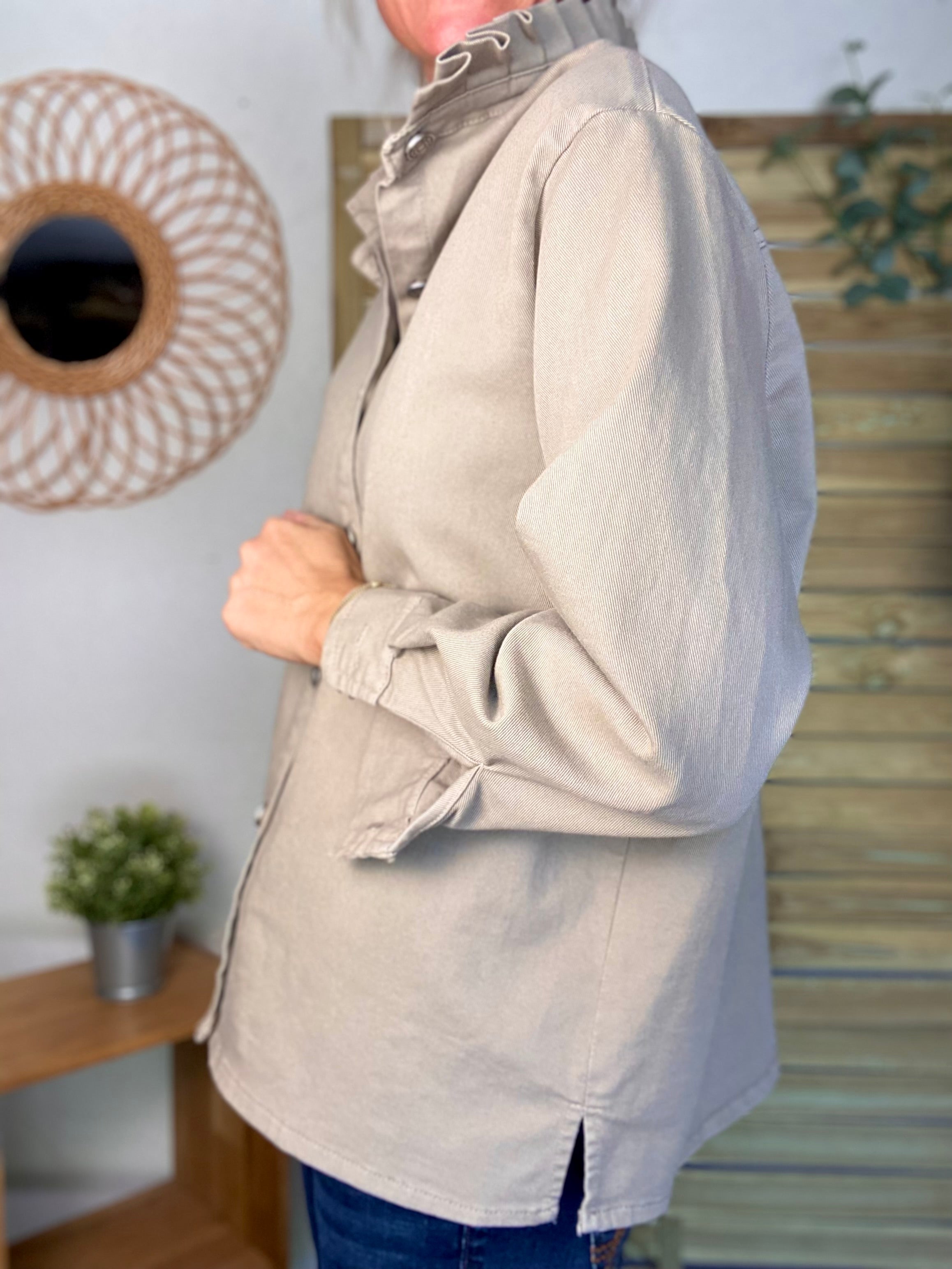 Veste / Chemise en coton, col victorien volanté Beige taupe LISON