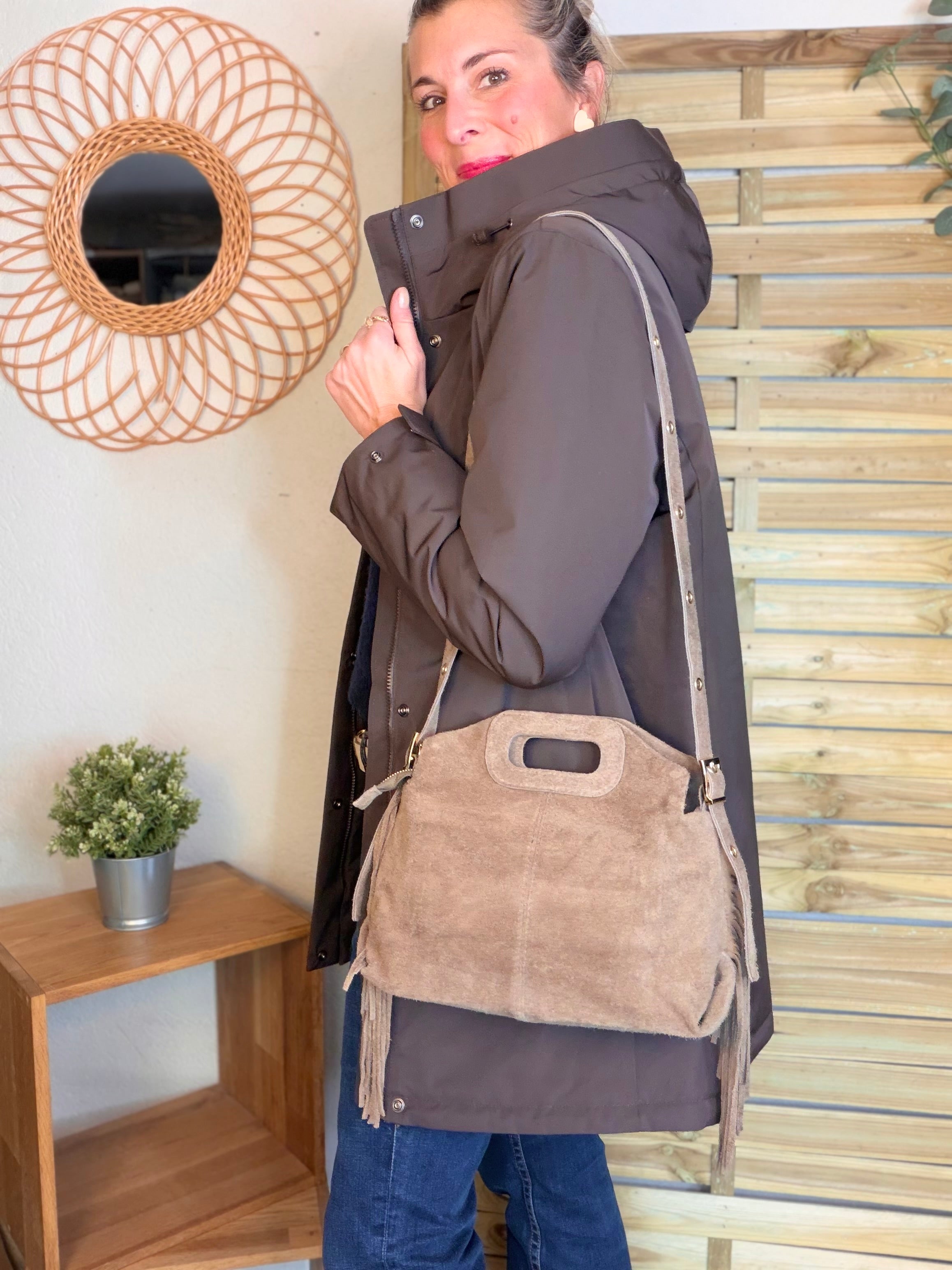 Sac en cuir daim avec franges LOGAN - Beige taupe