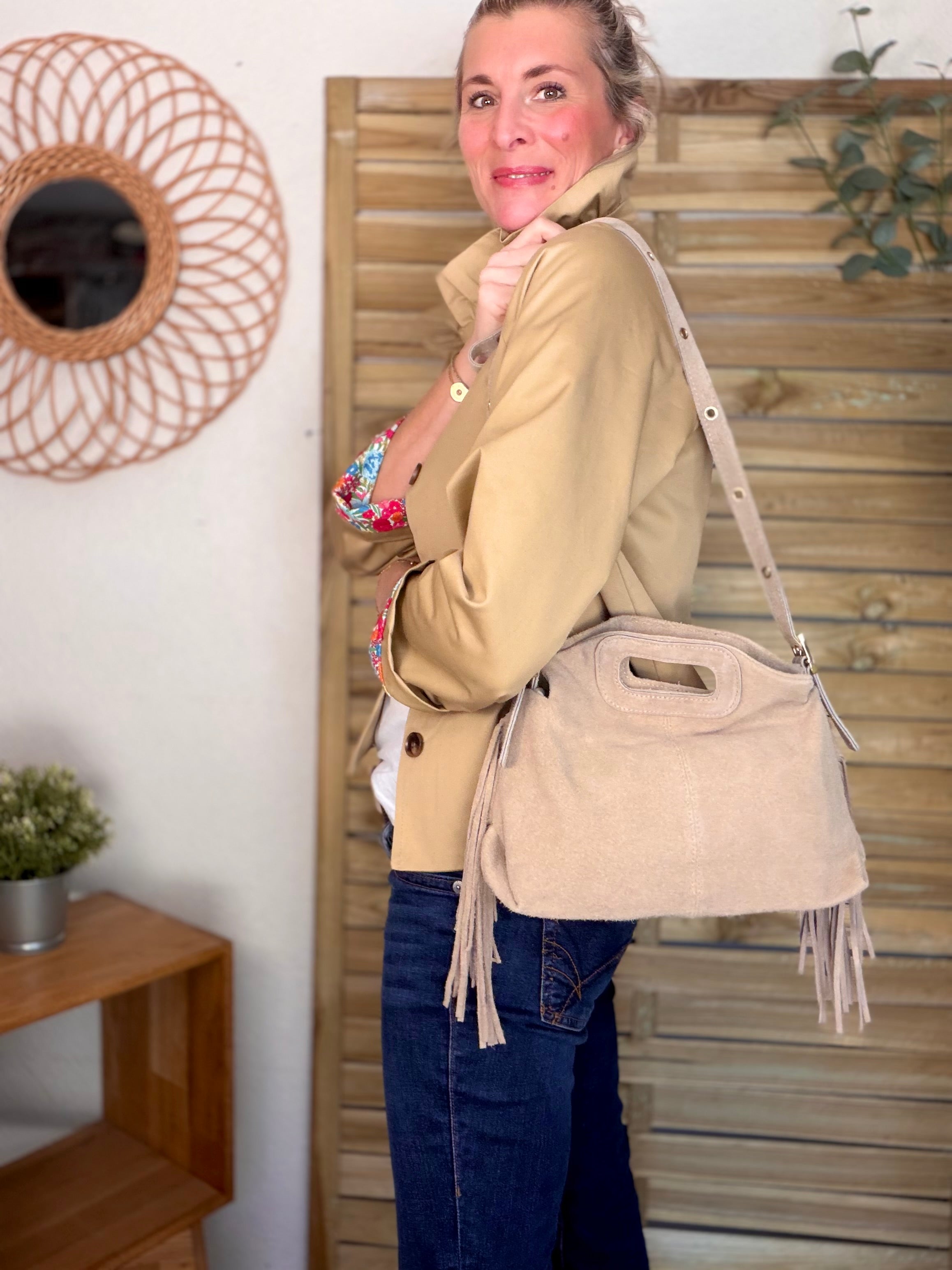 Sac en cuir daim avec franges LOGAN - Beige clair