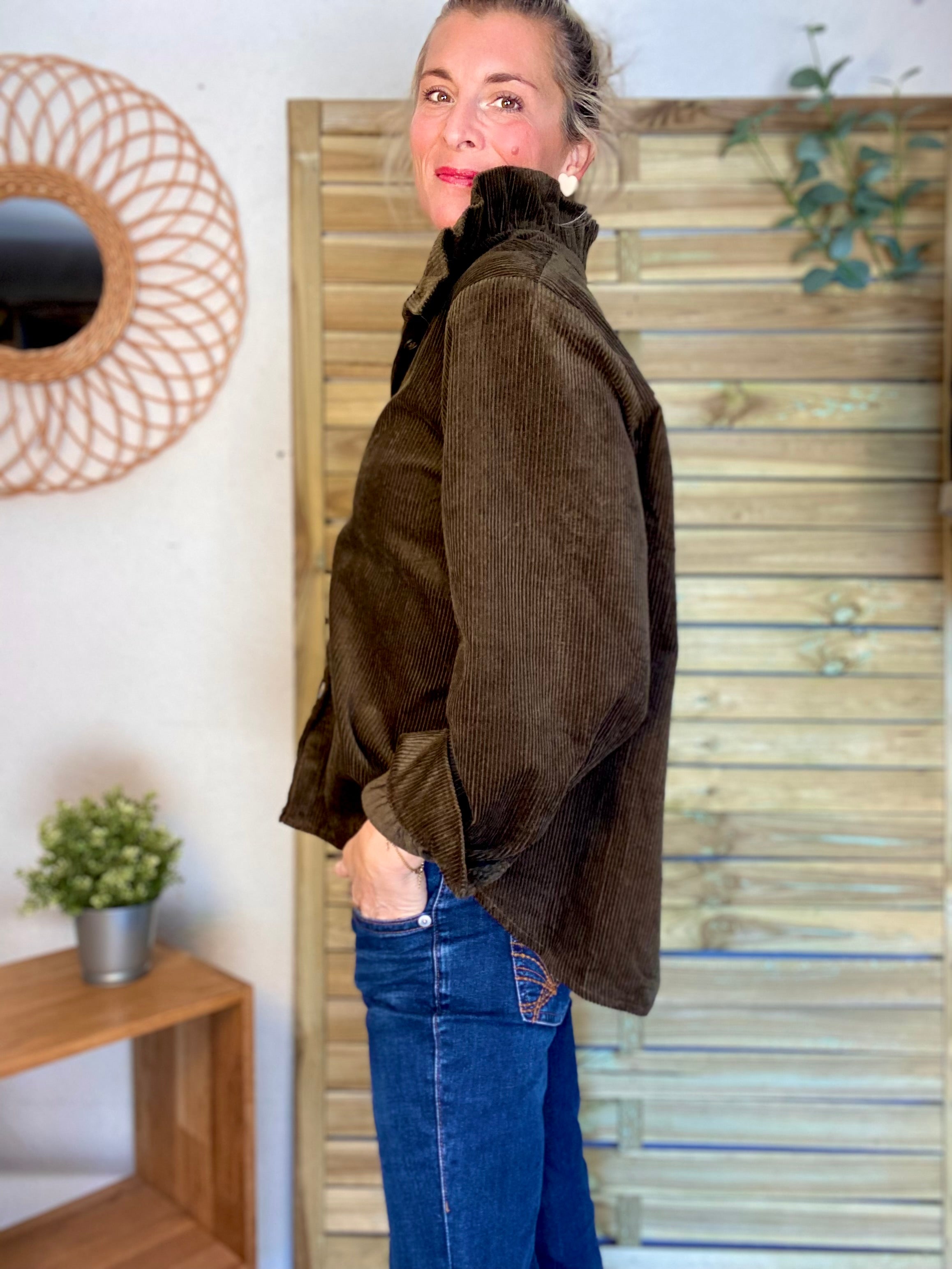 Veste / Chemise en coton, col victorien volanté YVONNE - Velours Kaki